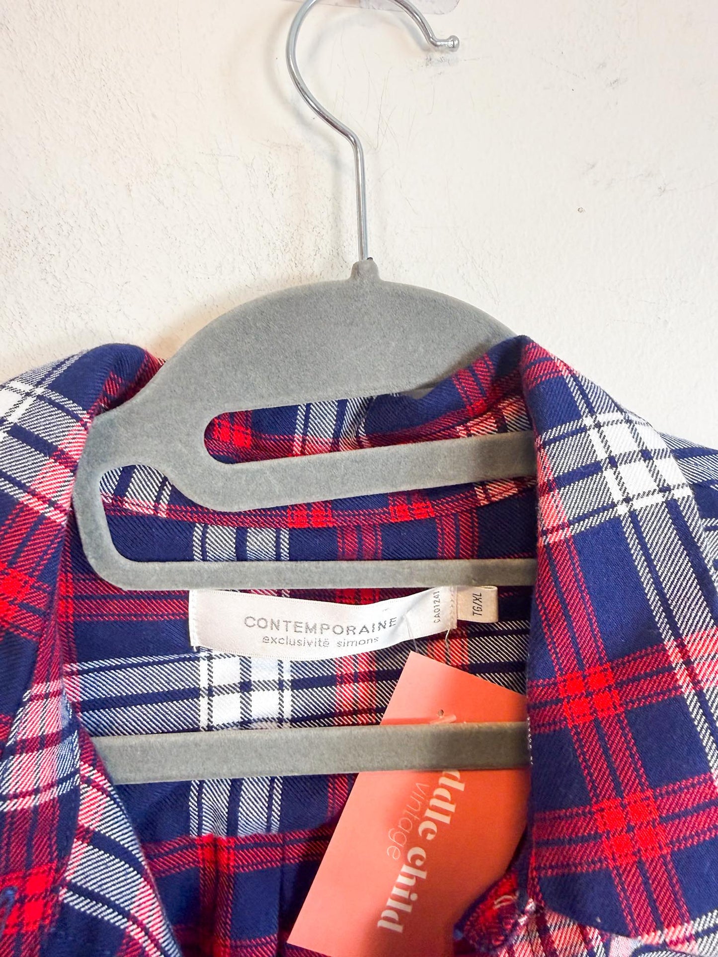 Contemporaine Simons Plaid Button Down in Navy/Red (Size XL)