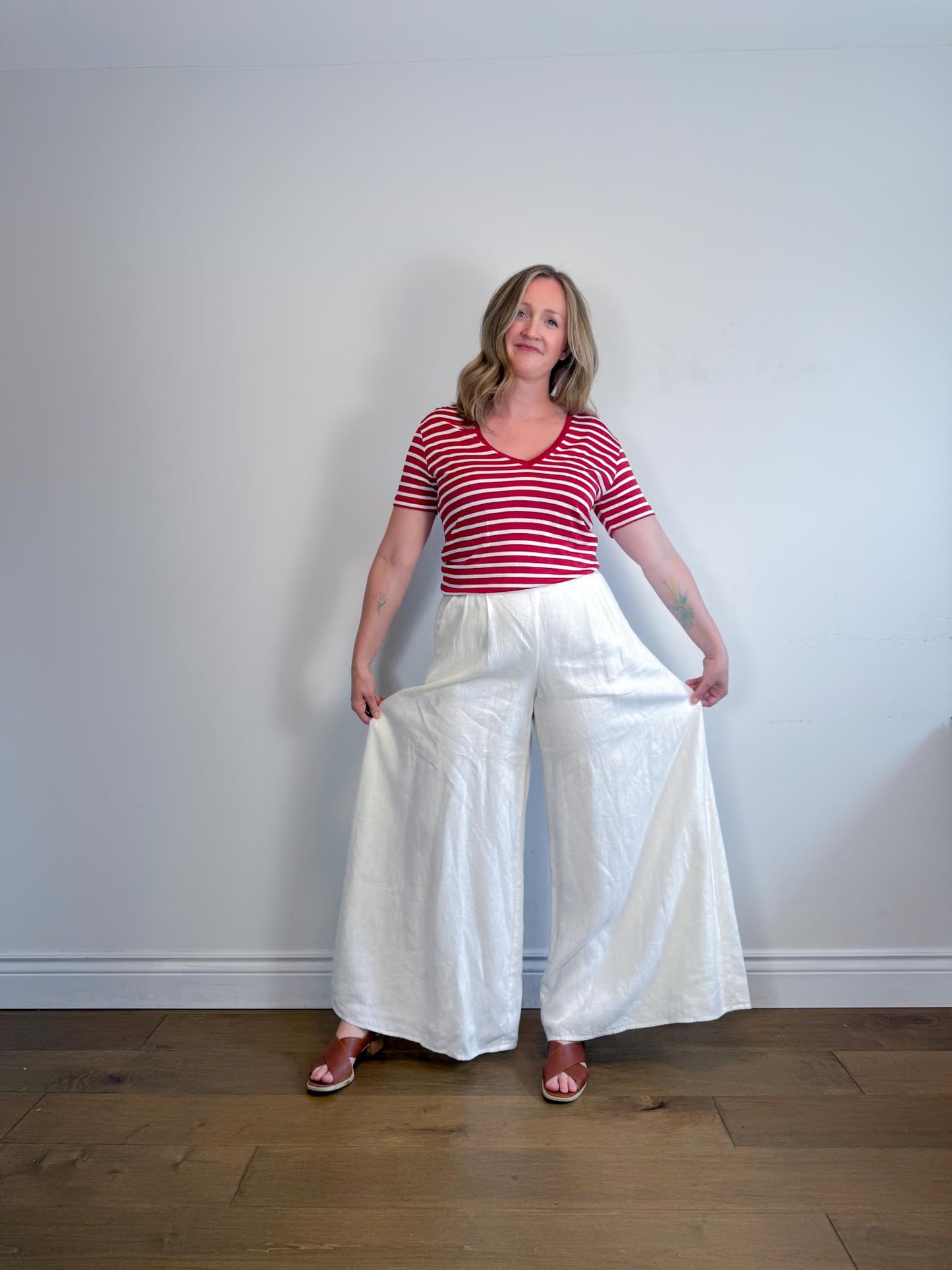 Banana Republic High Rise Wide Leg Linen Pants in White (Size 8)