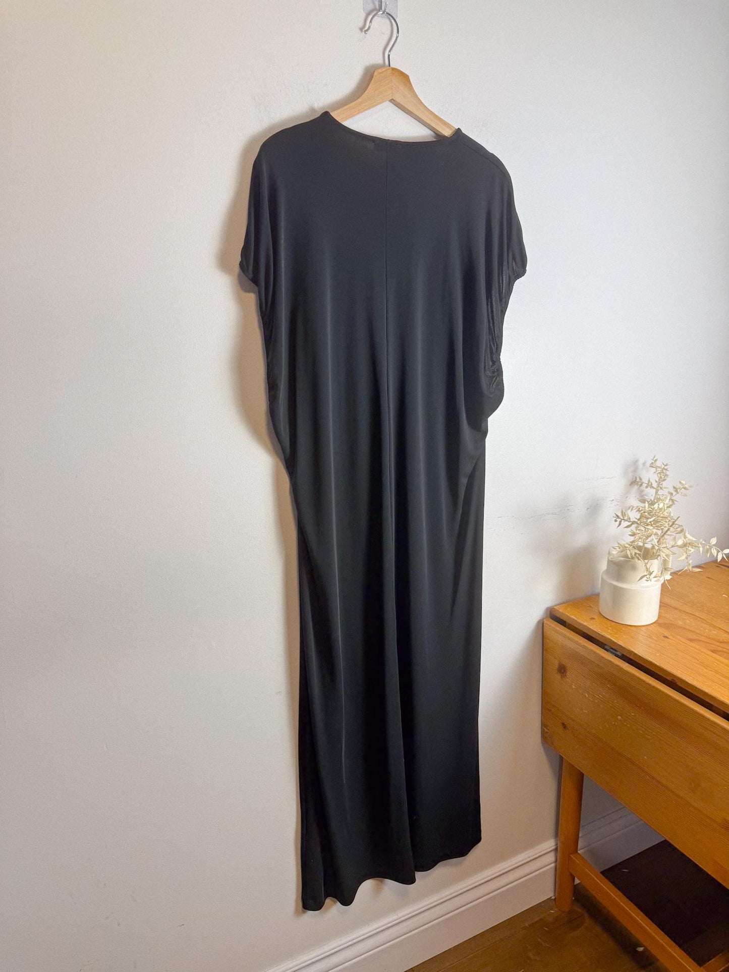Toteme Designer "V-Neck Soller Dress in Black" (Size M/L)