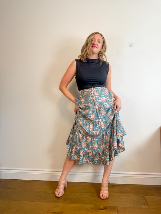 Listicle Floral Midi Skirt (Size M)