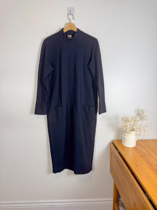 HOIBO Canadian Slow Fashion Long Sleeve Dress in Black (Size M/L)