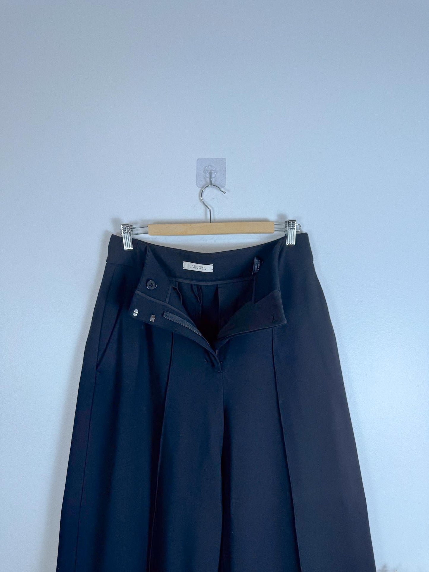 DOROTHEE SCHUMACHER Designer "EMOTIONAL ESSENCE Wide Leg Trousers in Black" (Size XL)