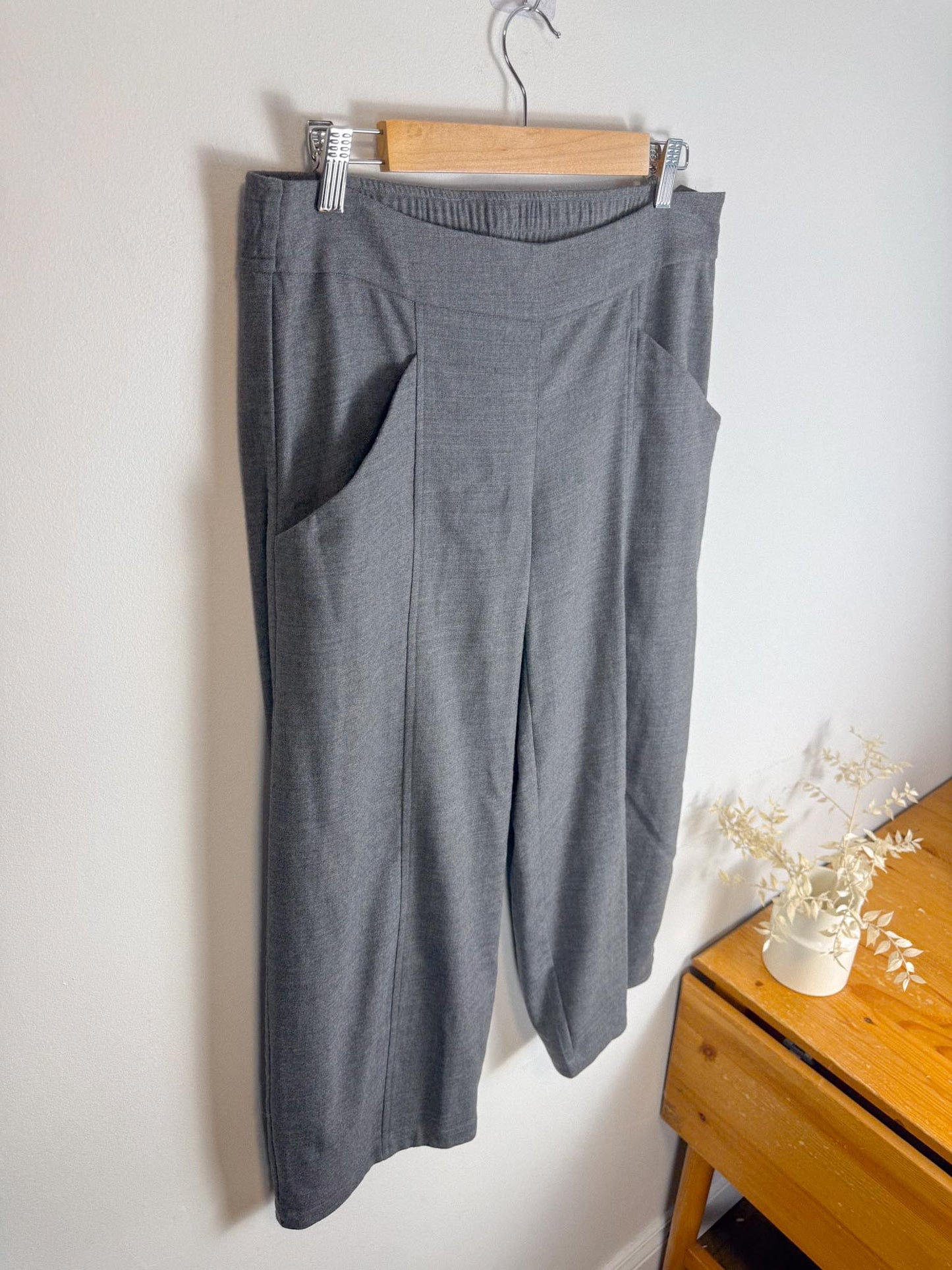 Eileen Fisher Wool Wide Leg Culottes in Grey (Size S/M)