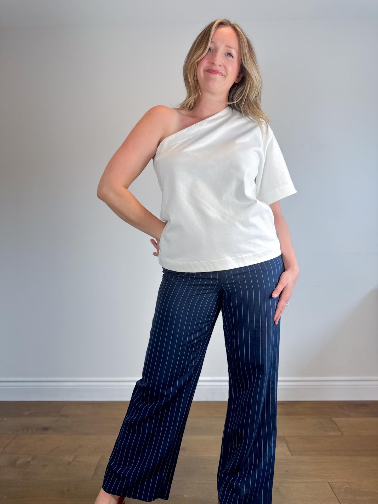 Banana Republic Cotton One Shoulder Top in White (Size L)