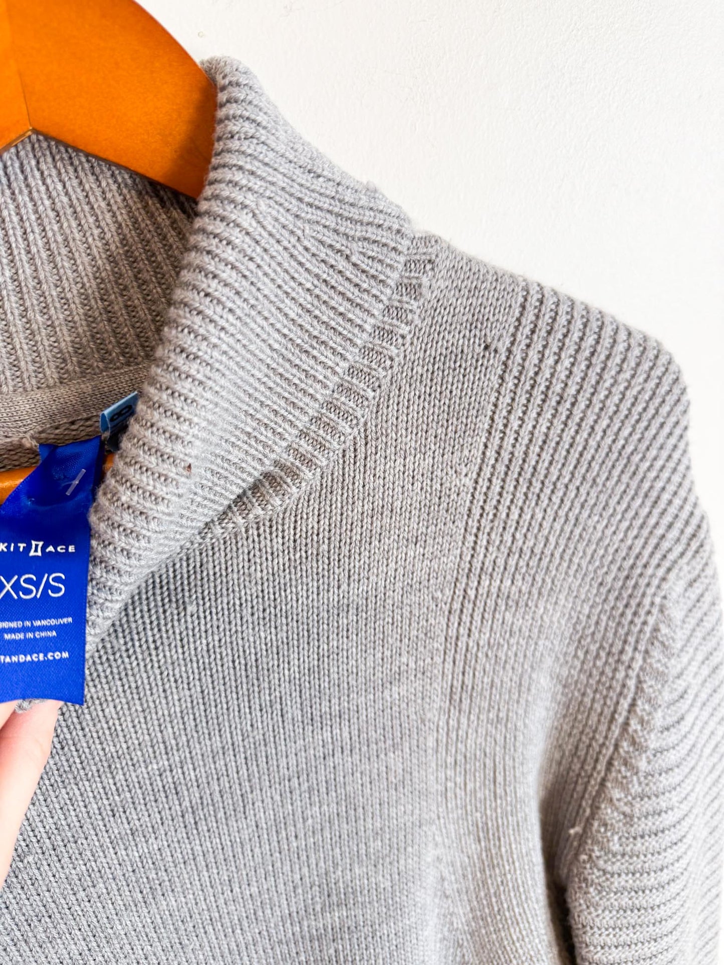 Kit & Ace Merino Wool Turtleneck Chunky Knit Sweater in Grey (Size XS/S)