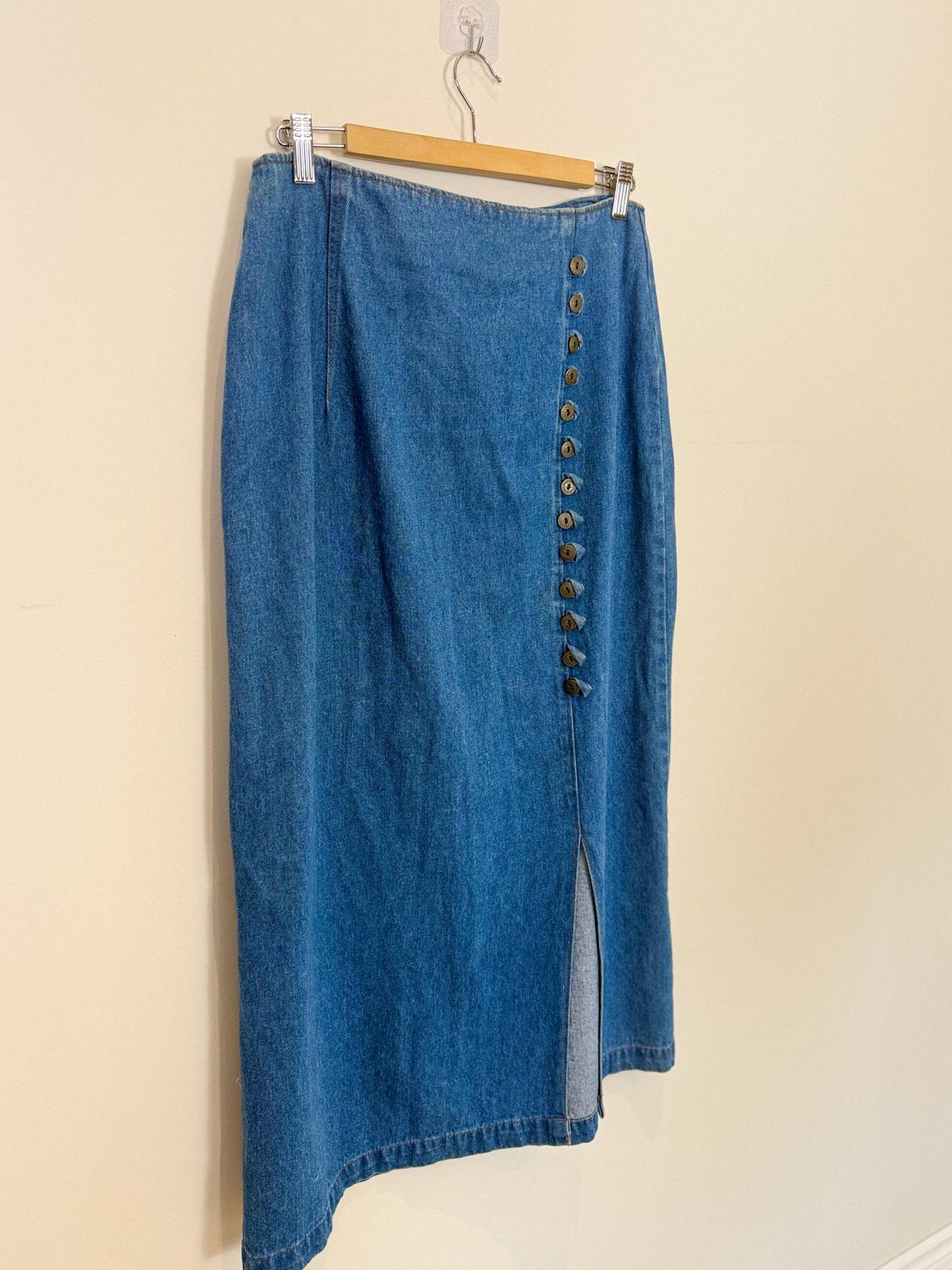 Vintage Midi Denim Skirt with Button Detail (Size L/XL)