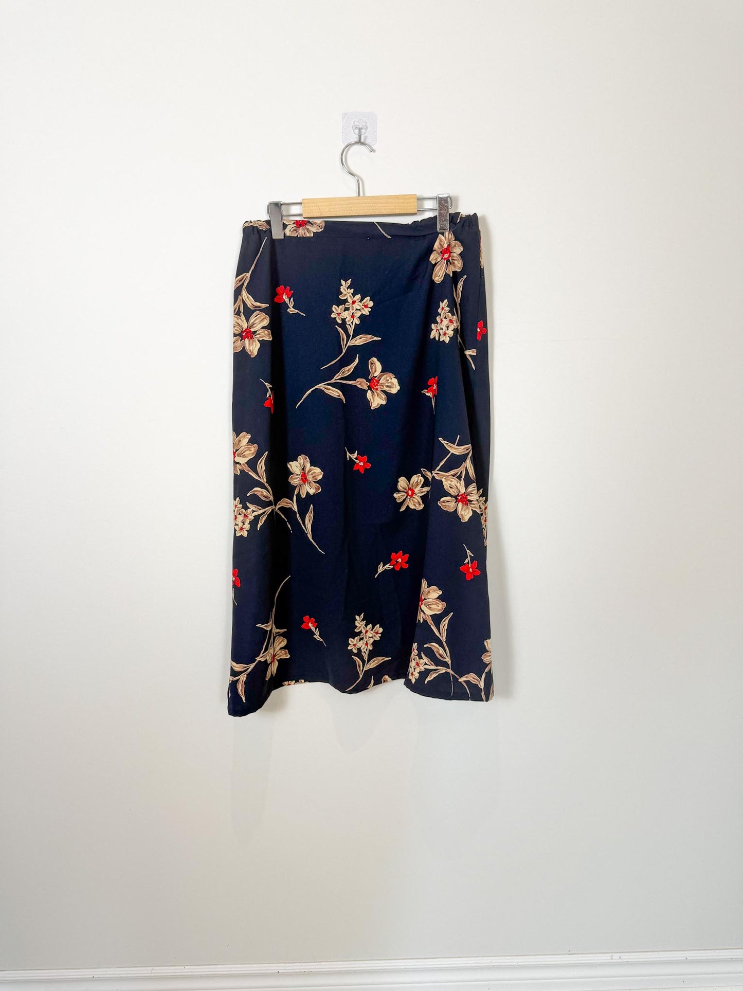 Vintage Floral Midi Skirt in Navy Floral (Size L)