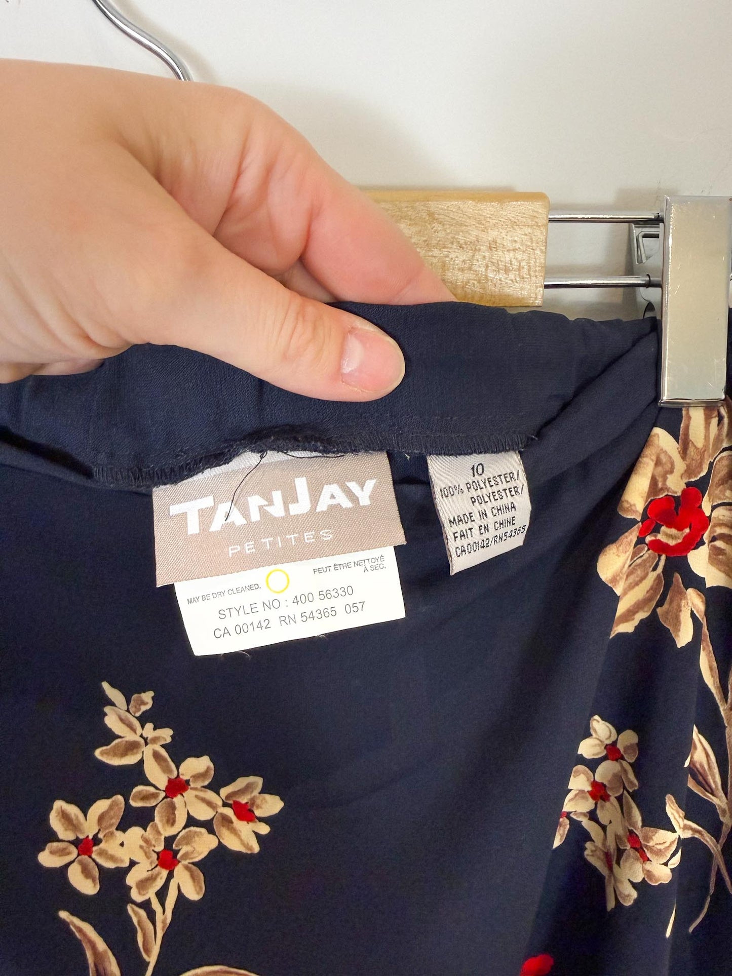 Vintage Floral Midi Skirt in Navy Floral (Size L)