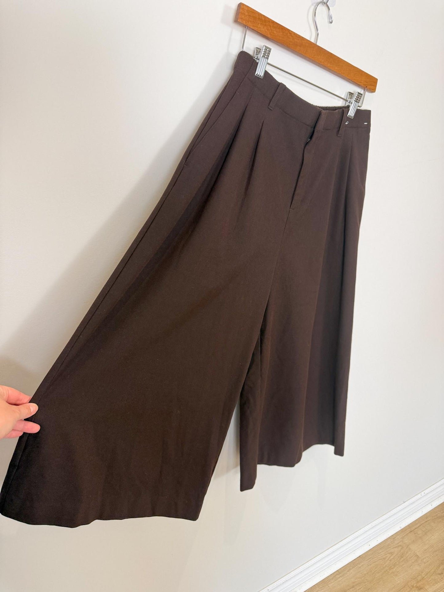 Uniqlo Wide Leg Culottes in Brown (Size M)