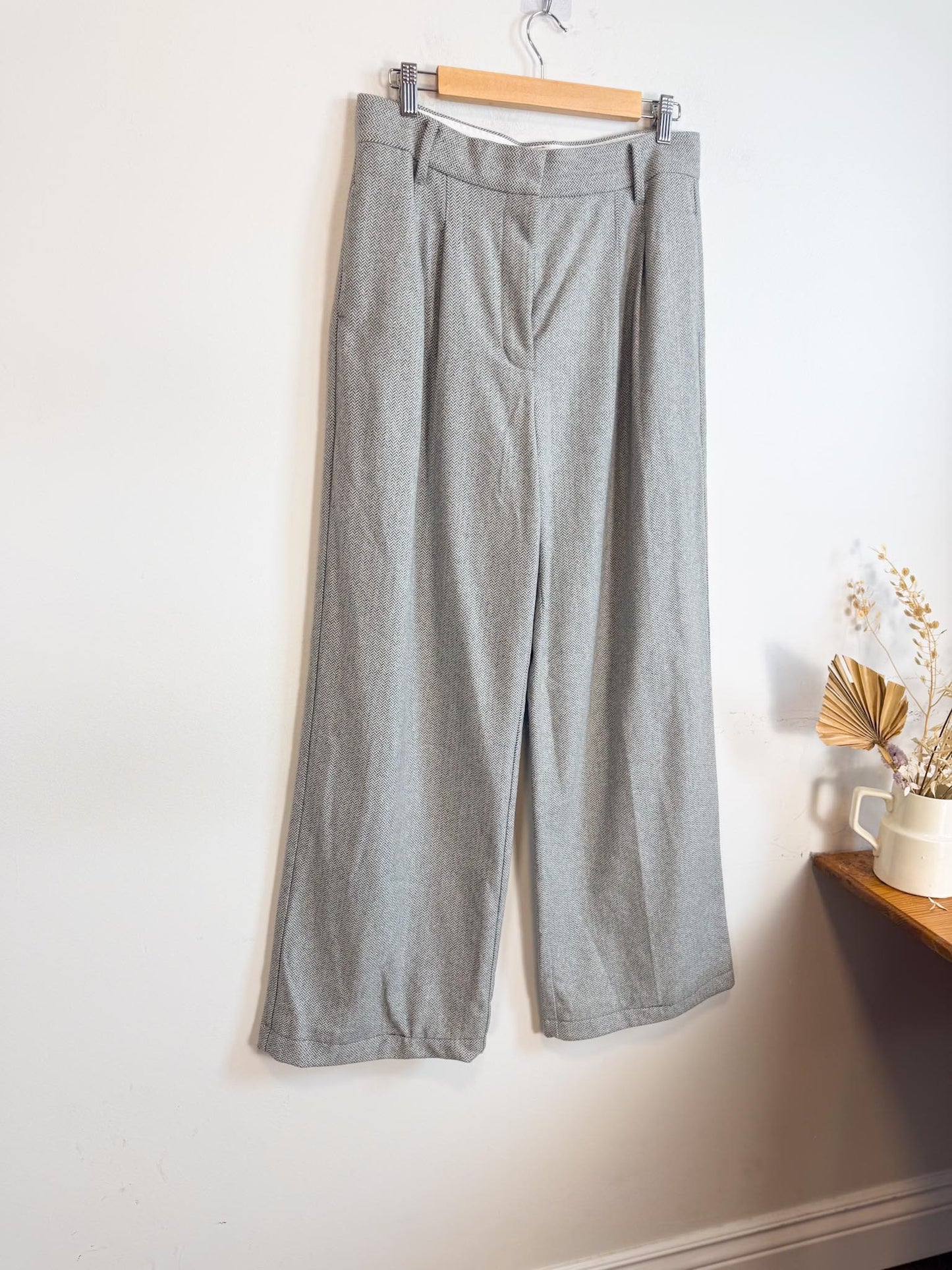 Wilfred Houndstooth Wool & Cashmere Trousers in Grey (Size 10)