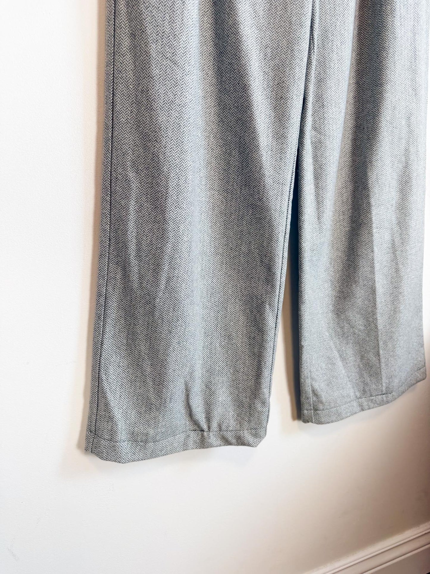 Wilfred Houndstooth Wool & Cashmere Trousers in Grey (Size 10)