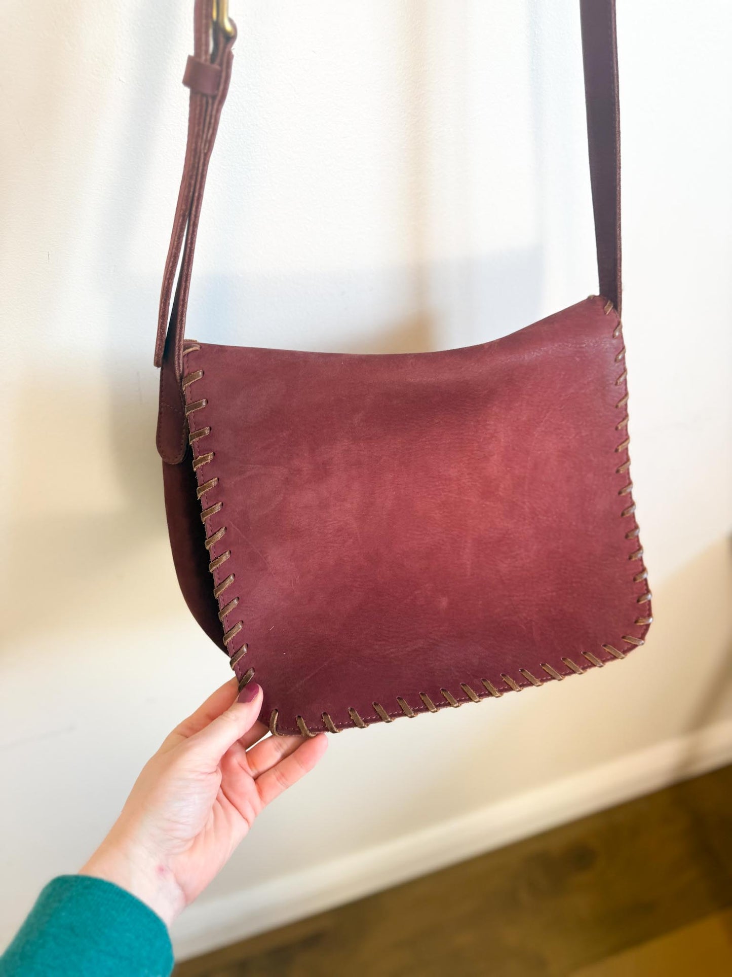 Vintage Roots Leather Crossbody Bag in Burgundy with Saddle Stitch