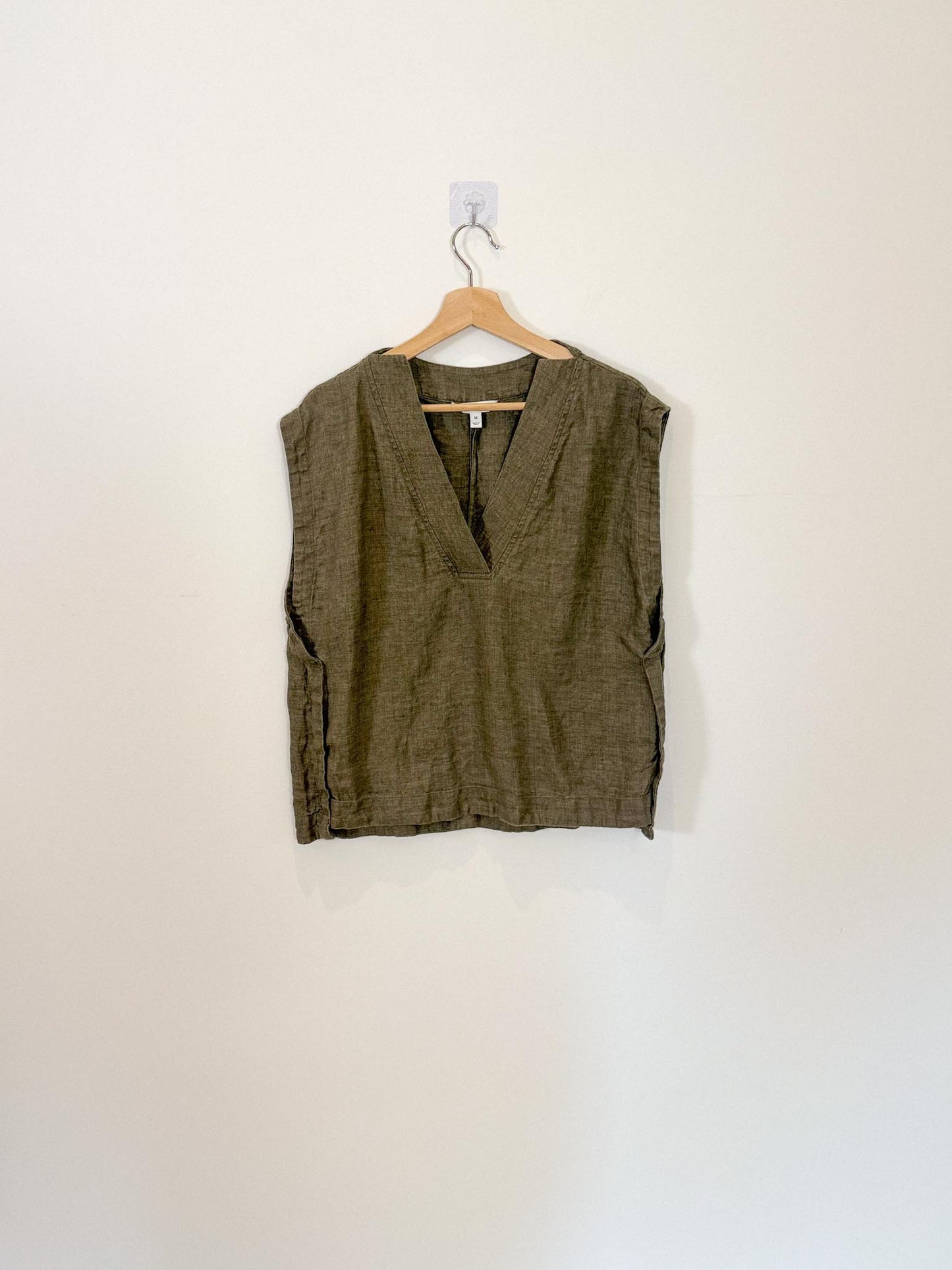 Banana Republic Linen Top in Dark Green (Size M)