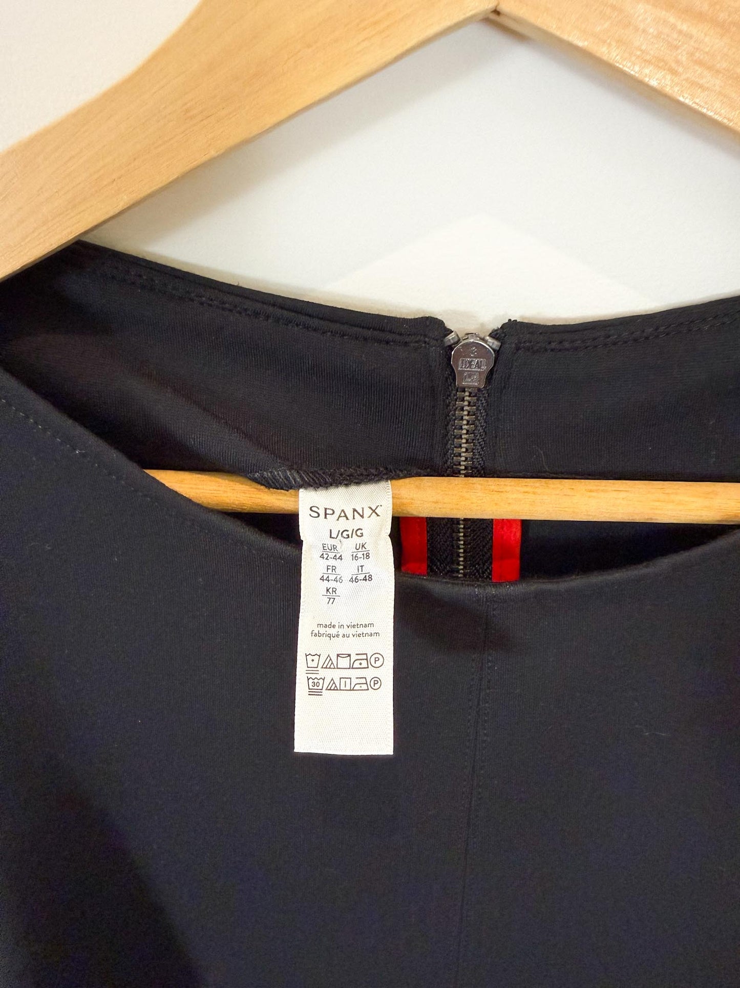 Spanx "Fit & Flare Dress in Black" (Size L)