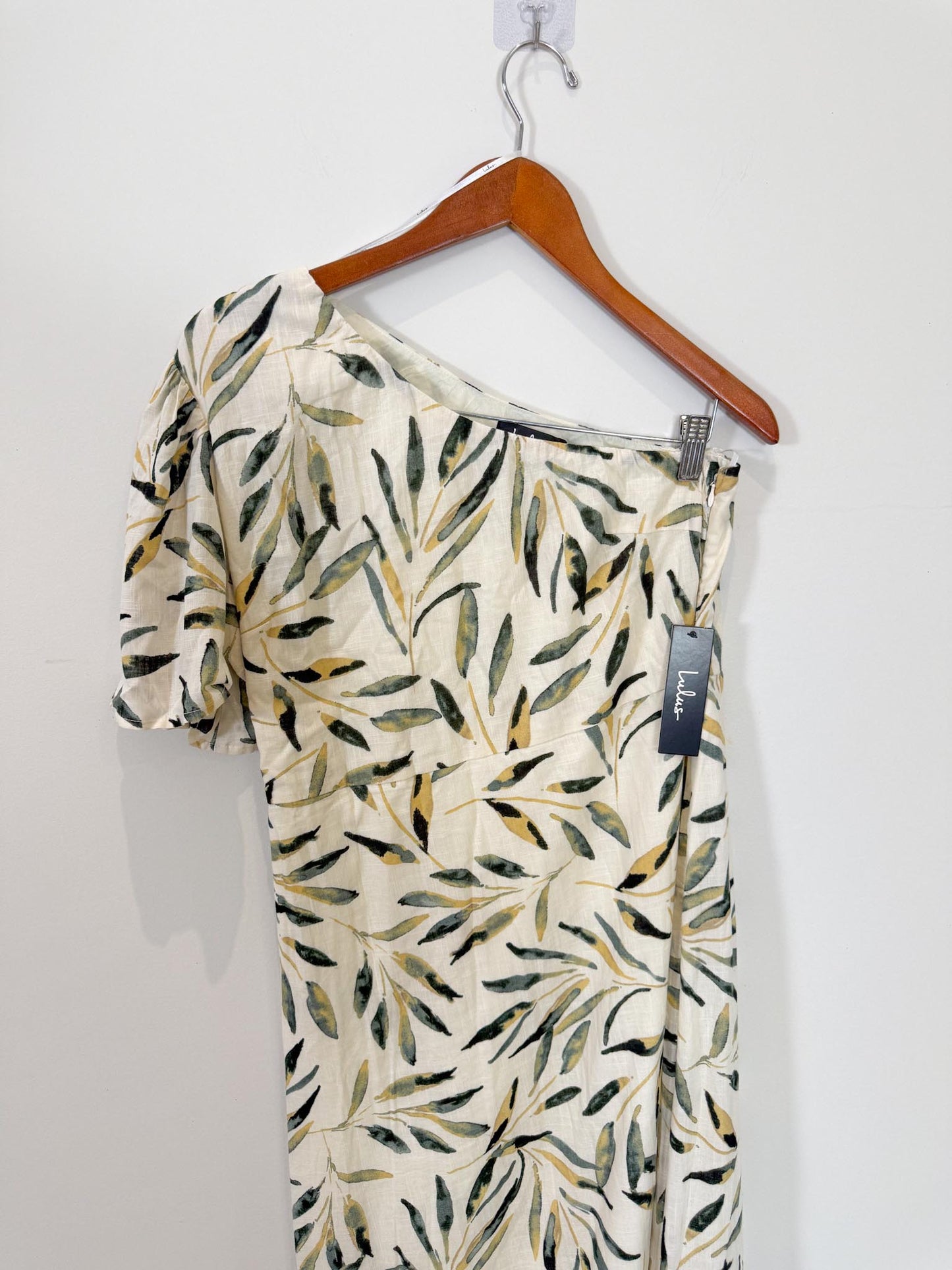 Lulus "Truly Tropic Cream Leaf Print One-Shoulder Midi Dress" NWT (Size L)