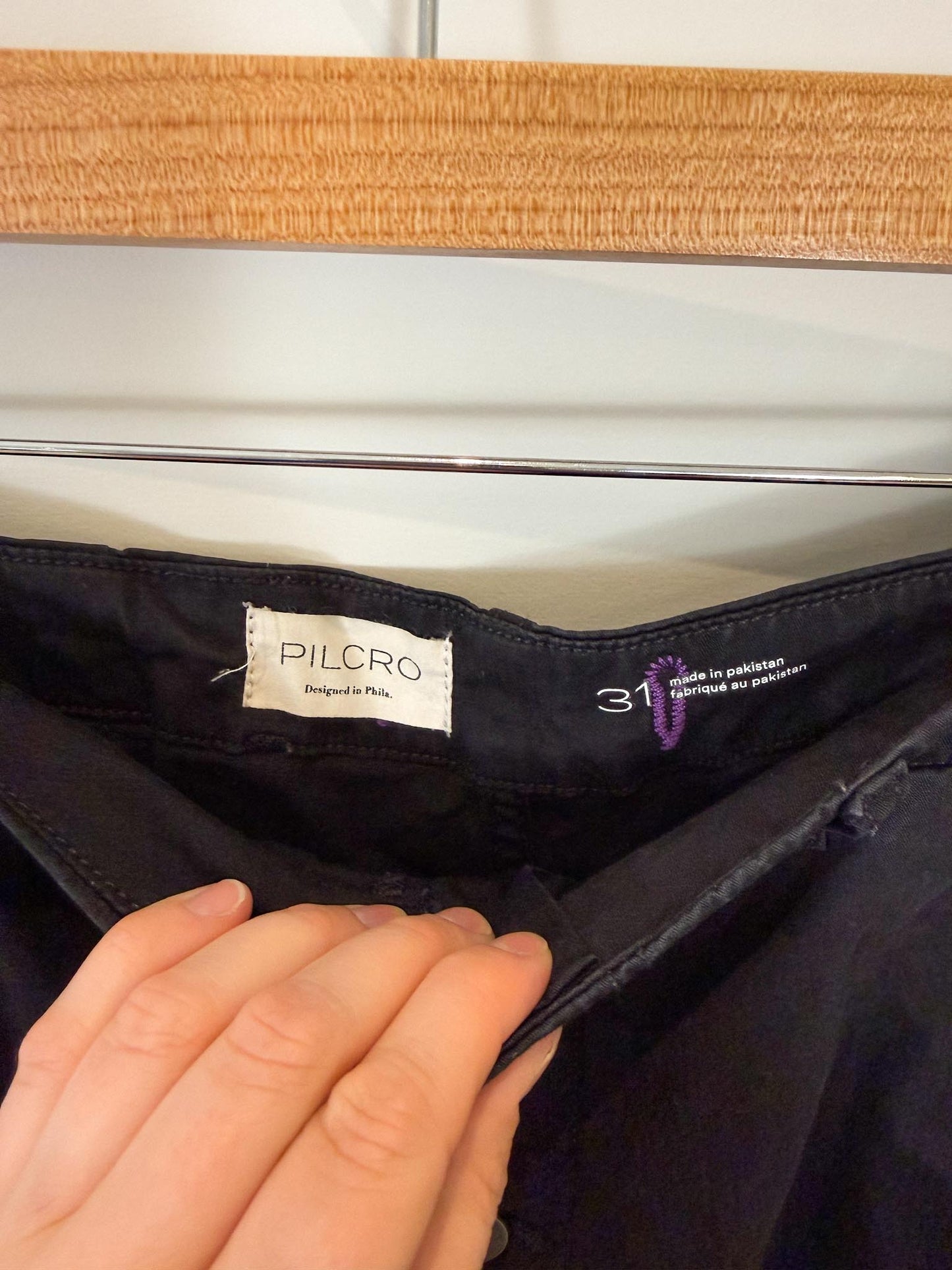 Anthropologie Pilcro "The Arin Mid-Rise Button-Front Barrel Pants in Black" (Size 31)