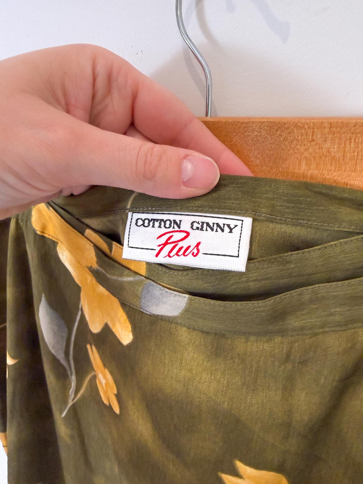Vintage Floral Skirt in Green / Mustard (Size L/XL)