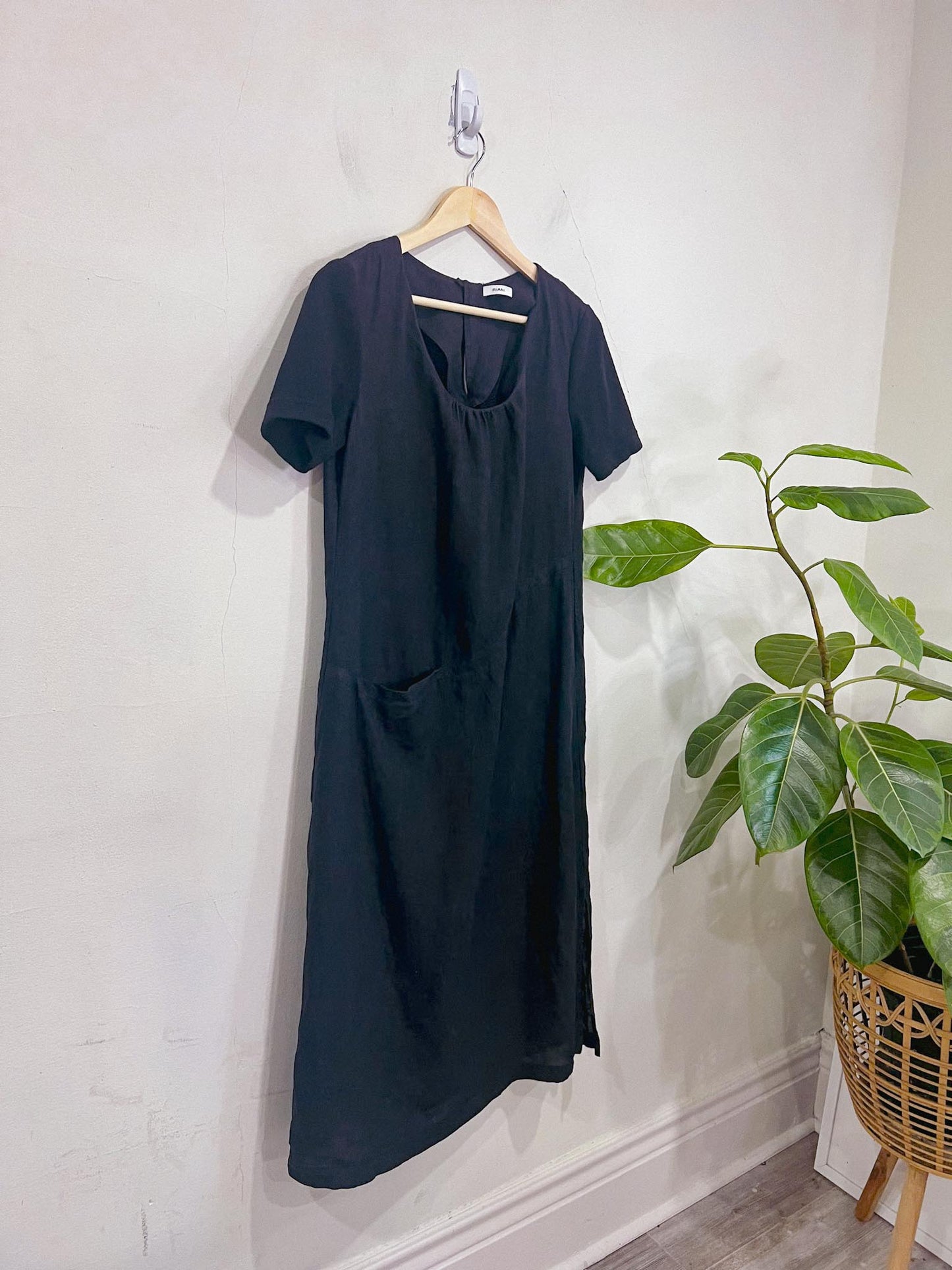 RIANI Black Linen Dress (Size 8)