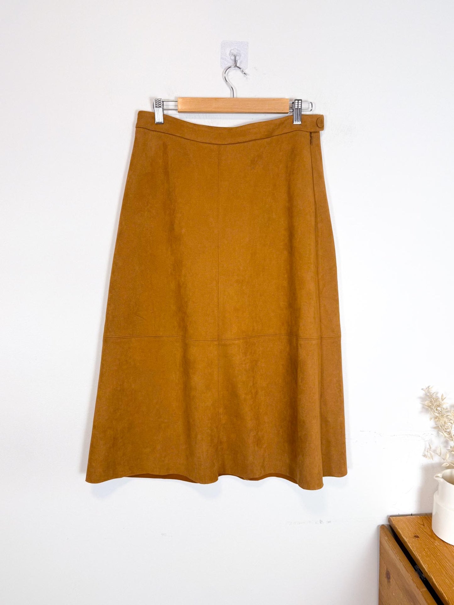 Contemporaine Simons Faux Suede Midi Skirt in Tan (Size M/L)