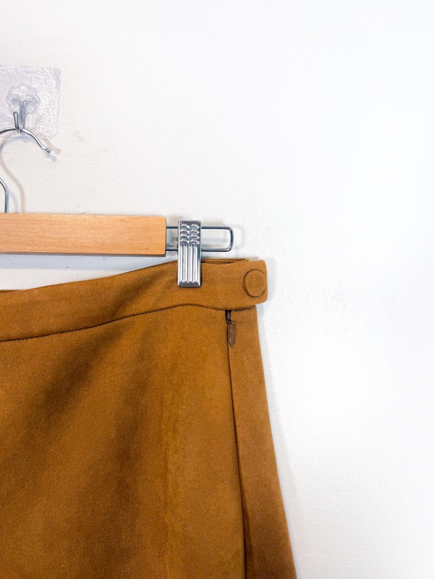 Contemporaine Simons Faux Suede Midi Skirt in Tan (Size M/L)