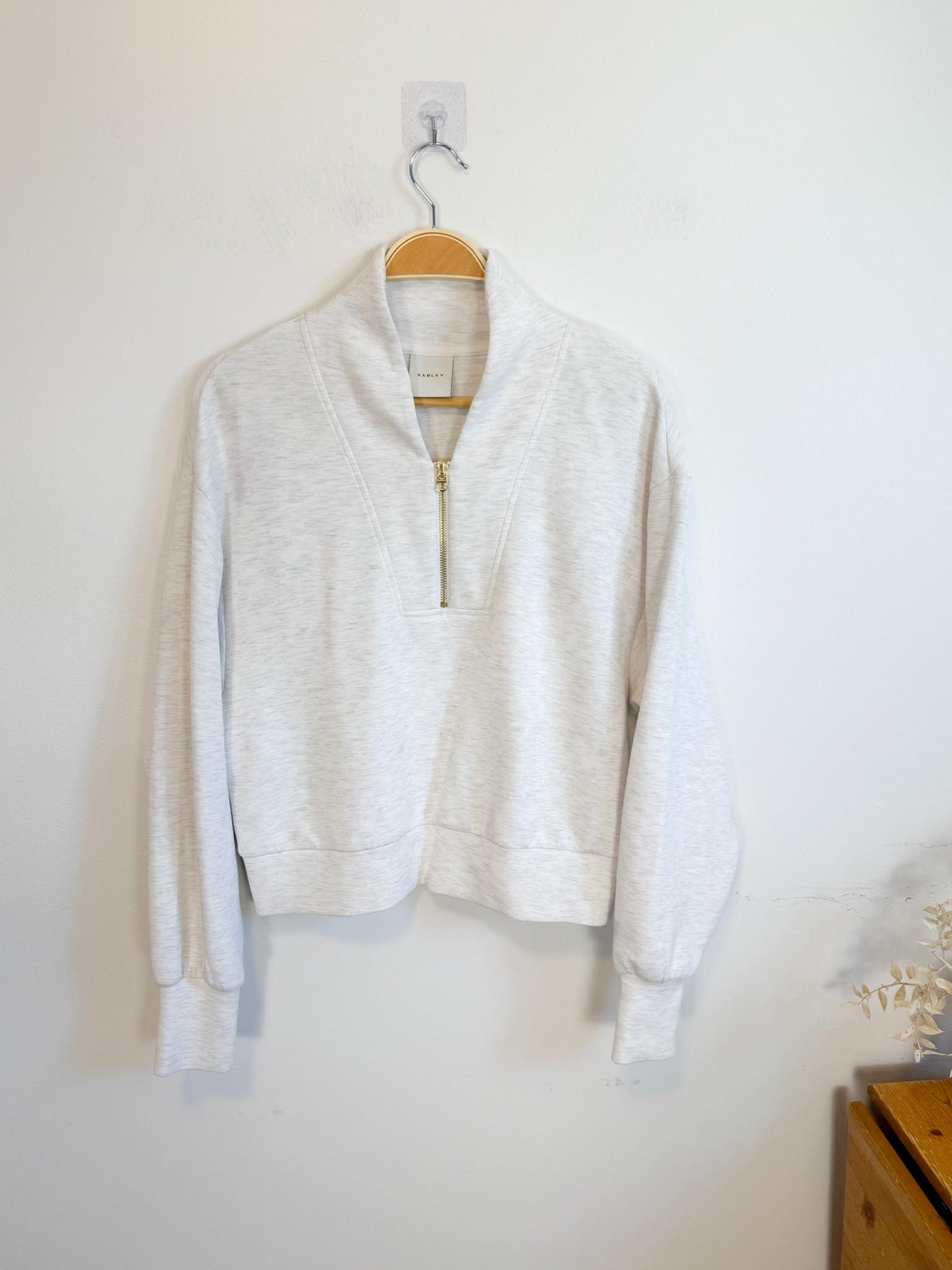 VARLEY "Davidson Sweatshirt in Ivory Marl" (Size S/M)