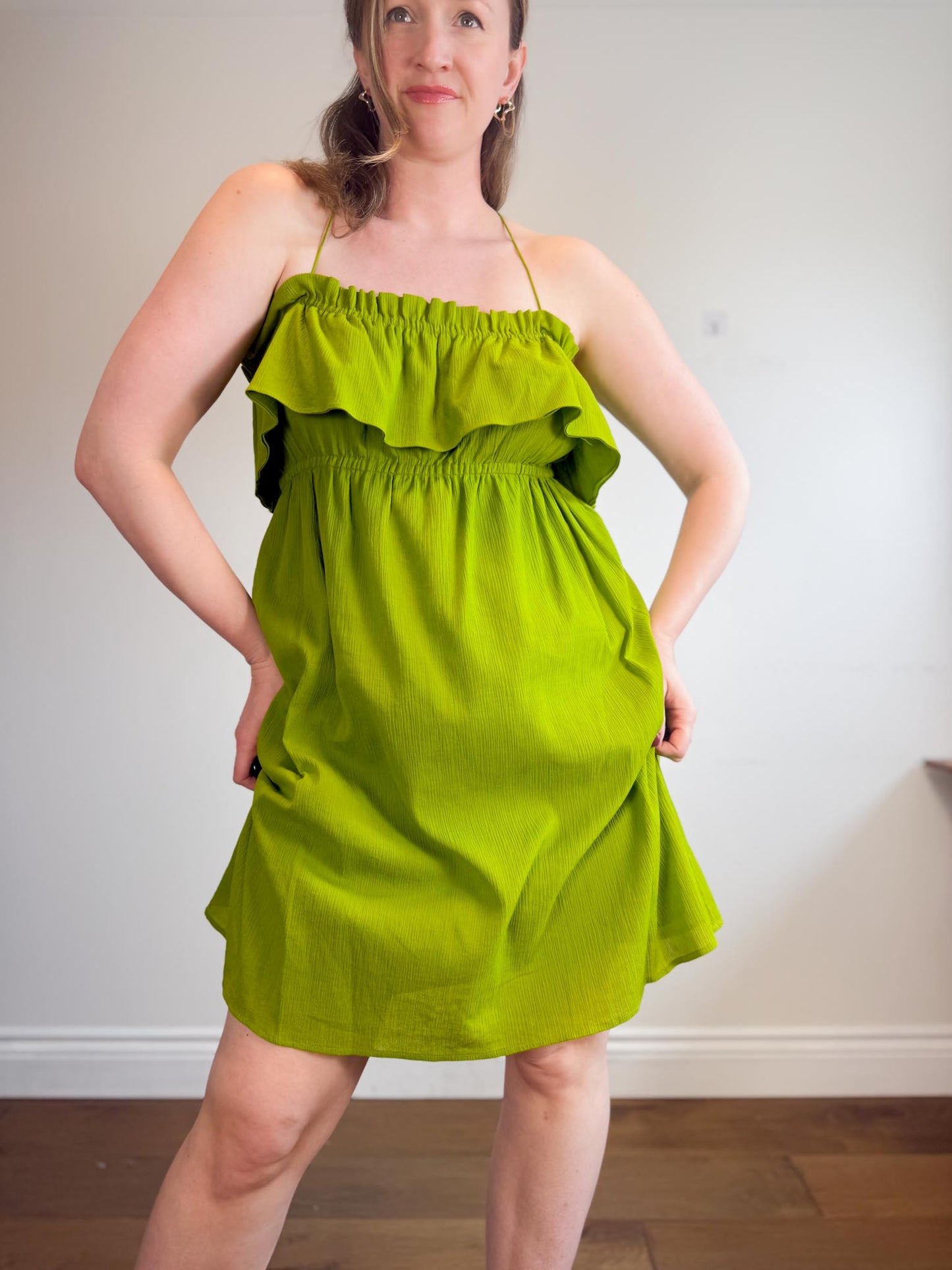 Banana Republic Spaghetti Strap Ruffled Dress in Green (Size L)
