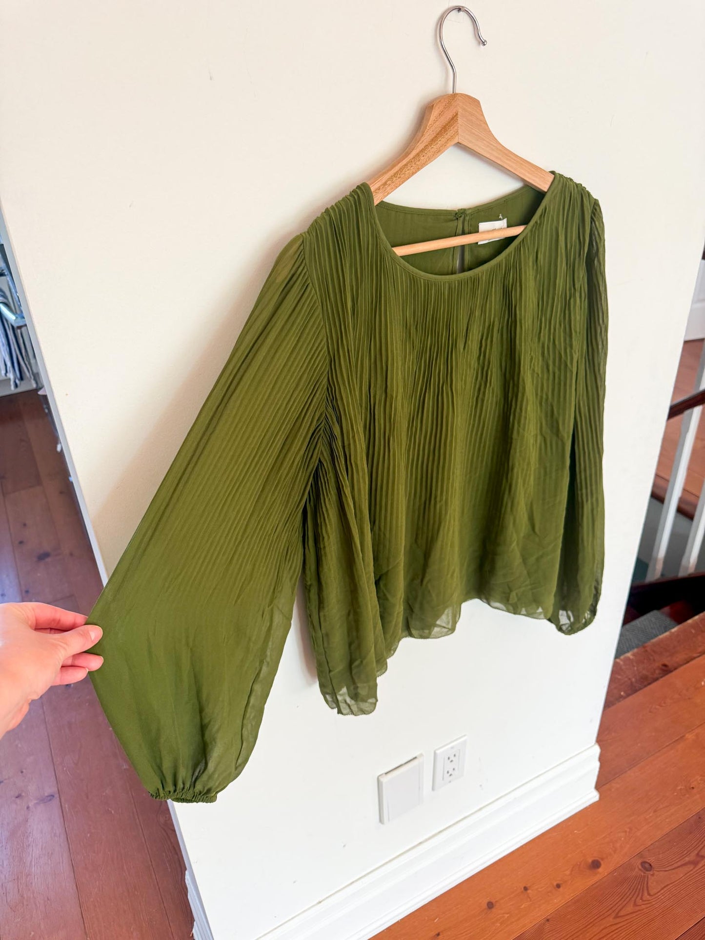 Wilfred Daydreamer Pleated Blouse in Green SOLD AS IS (Size L)