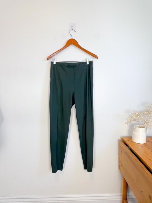 Lululemon Tights in Dark Green (Size 10)