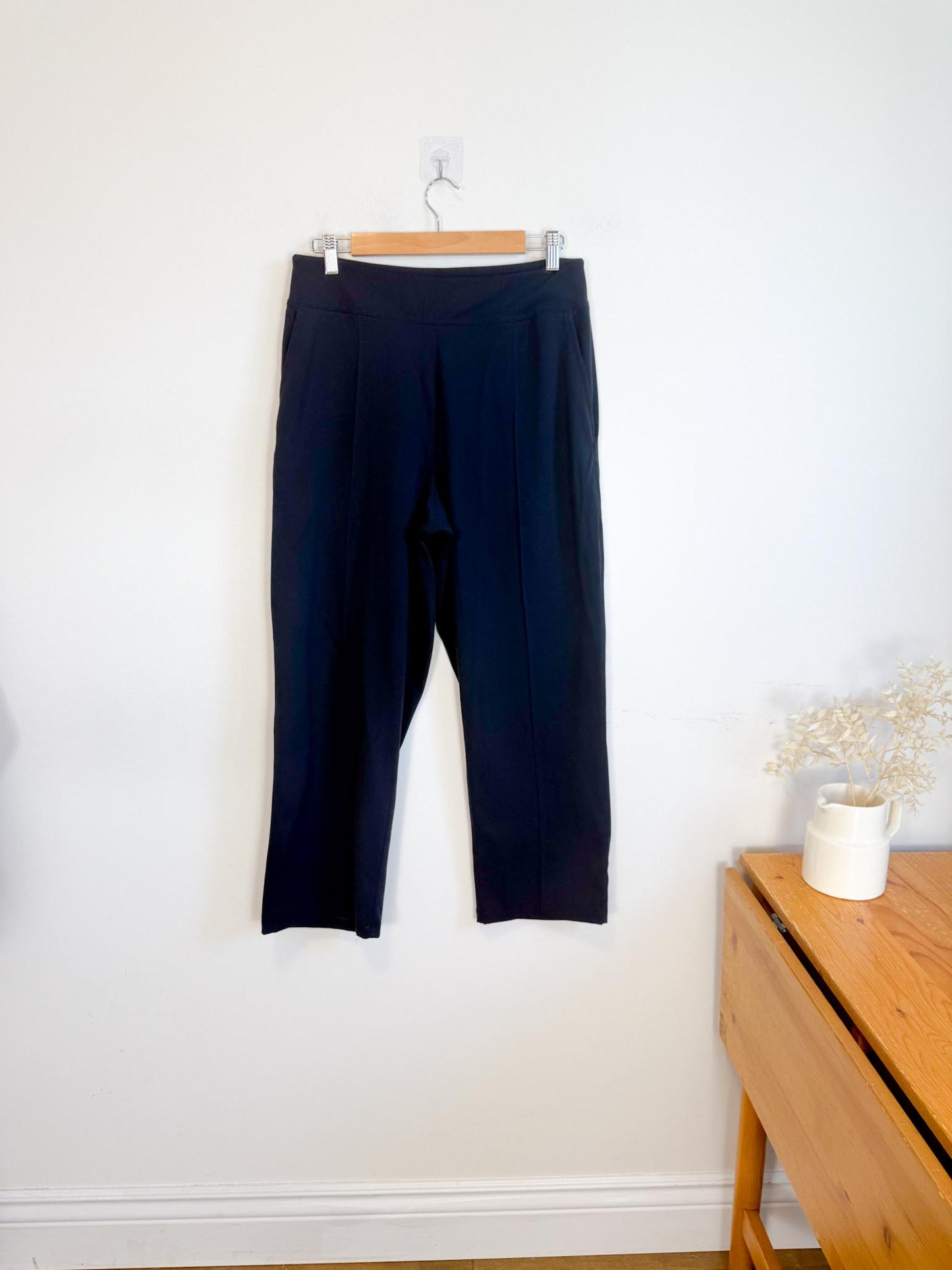 Kit & Ace "Joggers in Black" (Size 12)