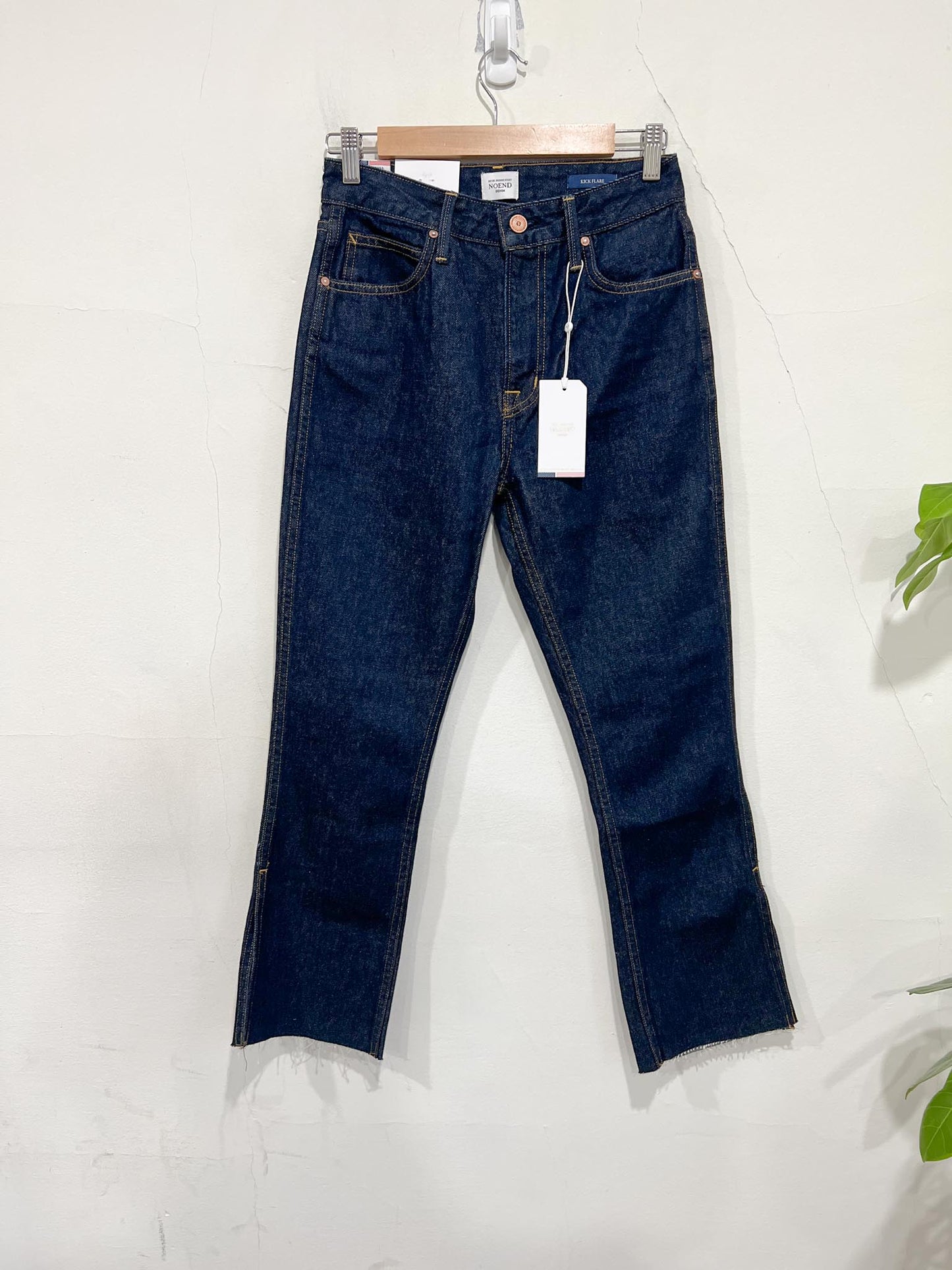 NOEND Denim "Farrah Cropped Flare Jeans in Dark Wash" NWT (Size 25)