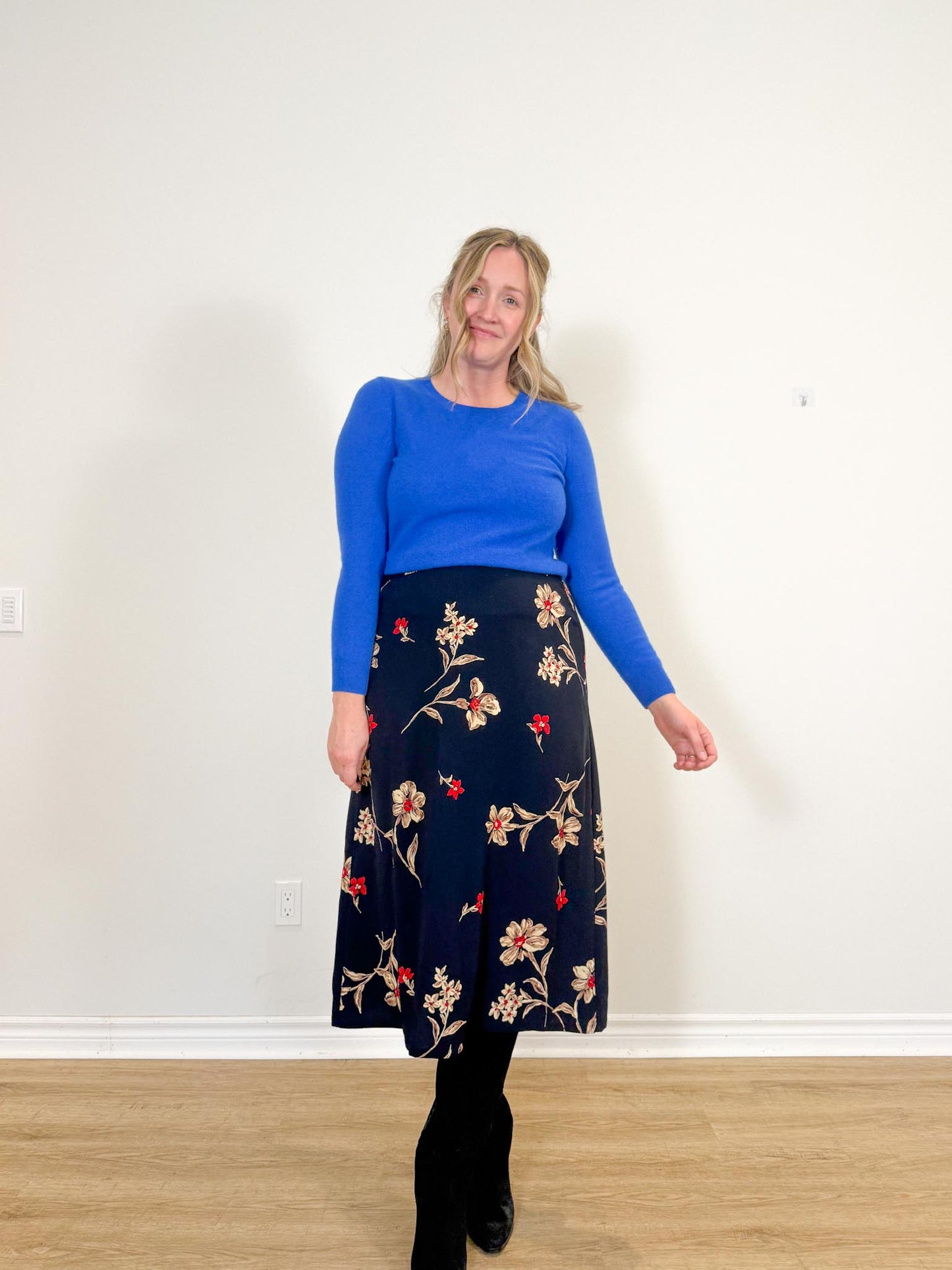 Saks Fifth Avenue Cashmere Sweater in Cobalt Blue (Size M)