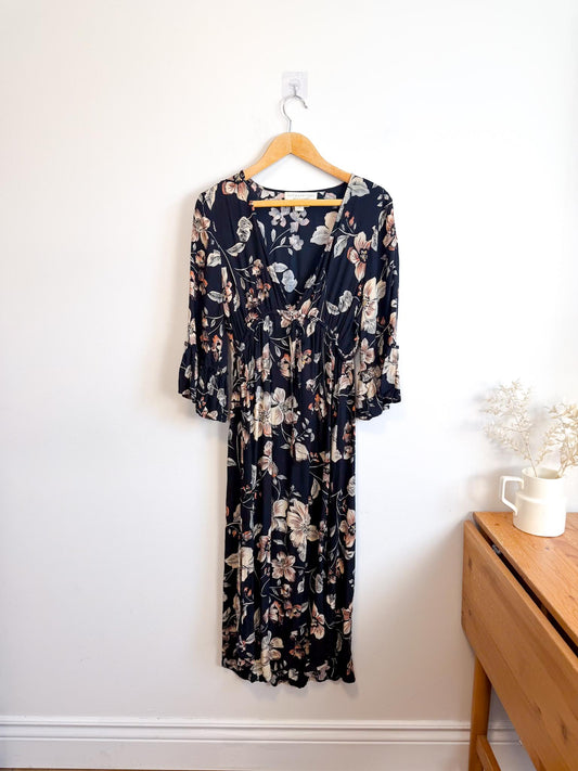 Saltwater Luxe Floral Midi Dress in Black (Size M)