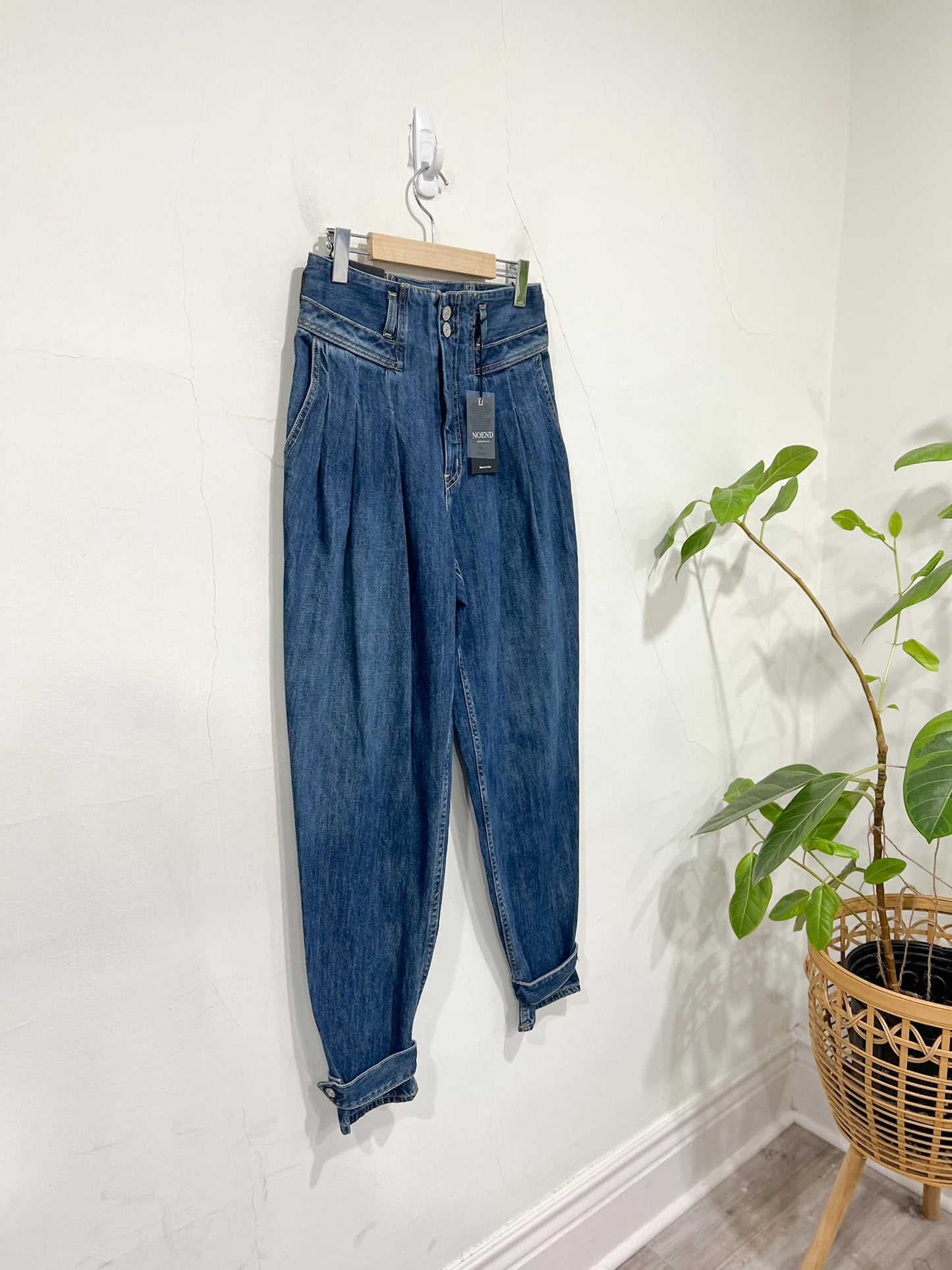 NOEND Denim "Syd Utility Balloon Jeans in Medium Wash" NWT (Size 26)