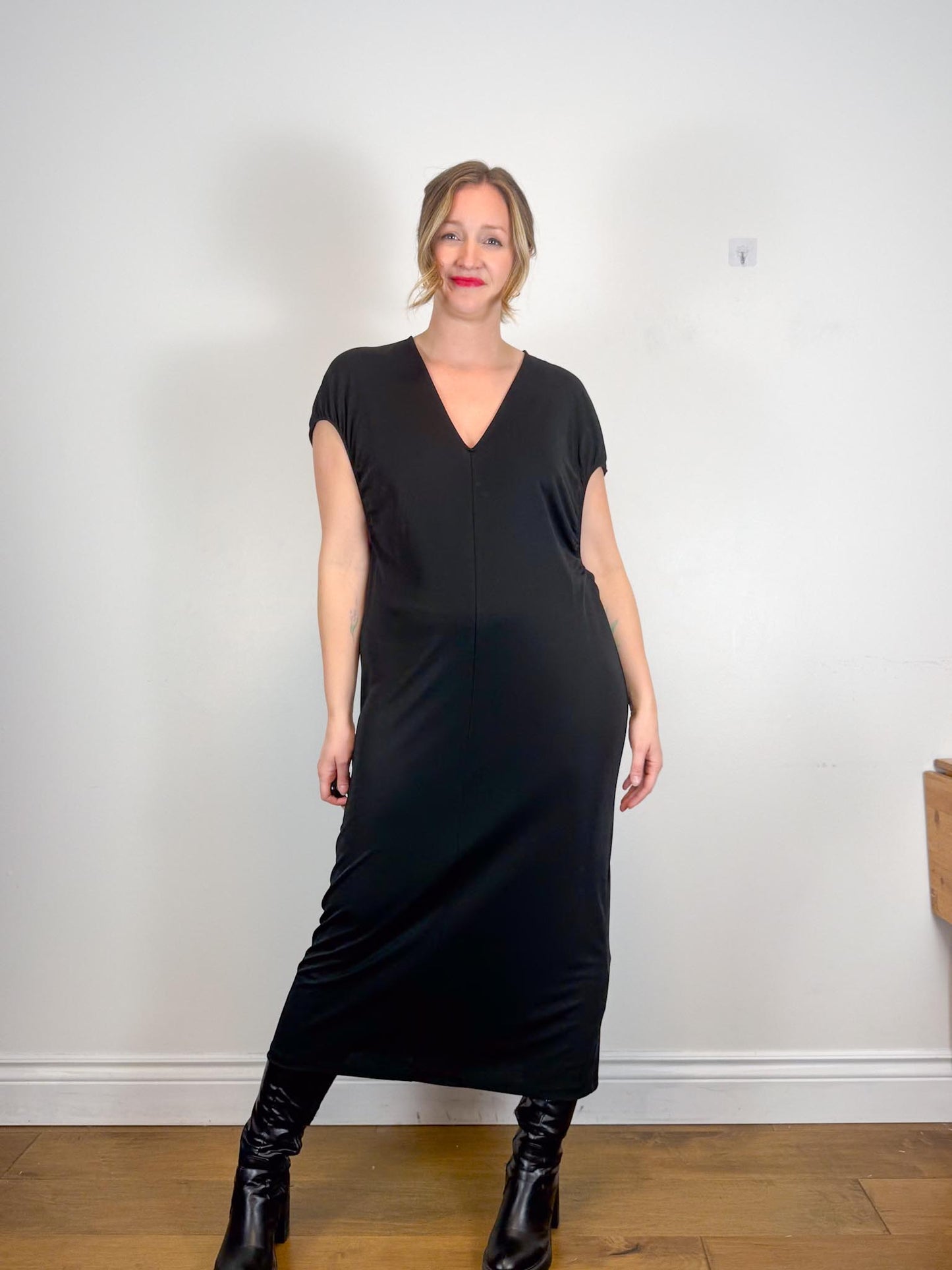 Toteme Designer "V-Neck Soller Dress in Black" (Size M/L)