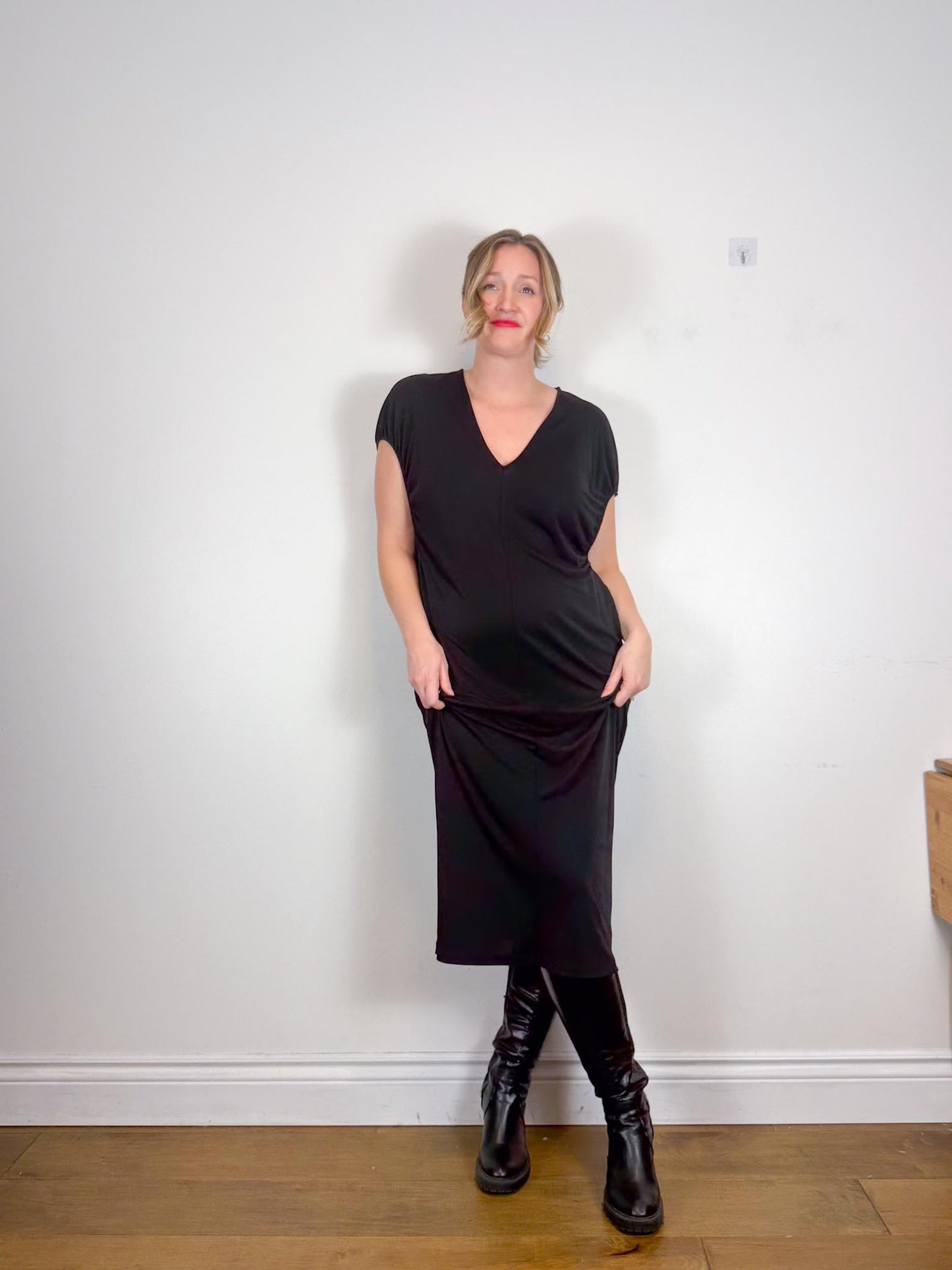 Toteme Designer "V-Neck Soller Dress in Black" (Size M/L)