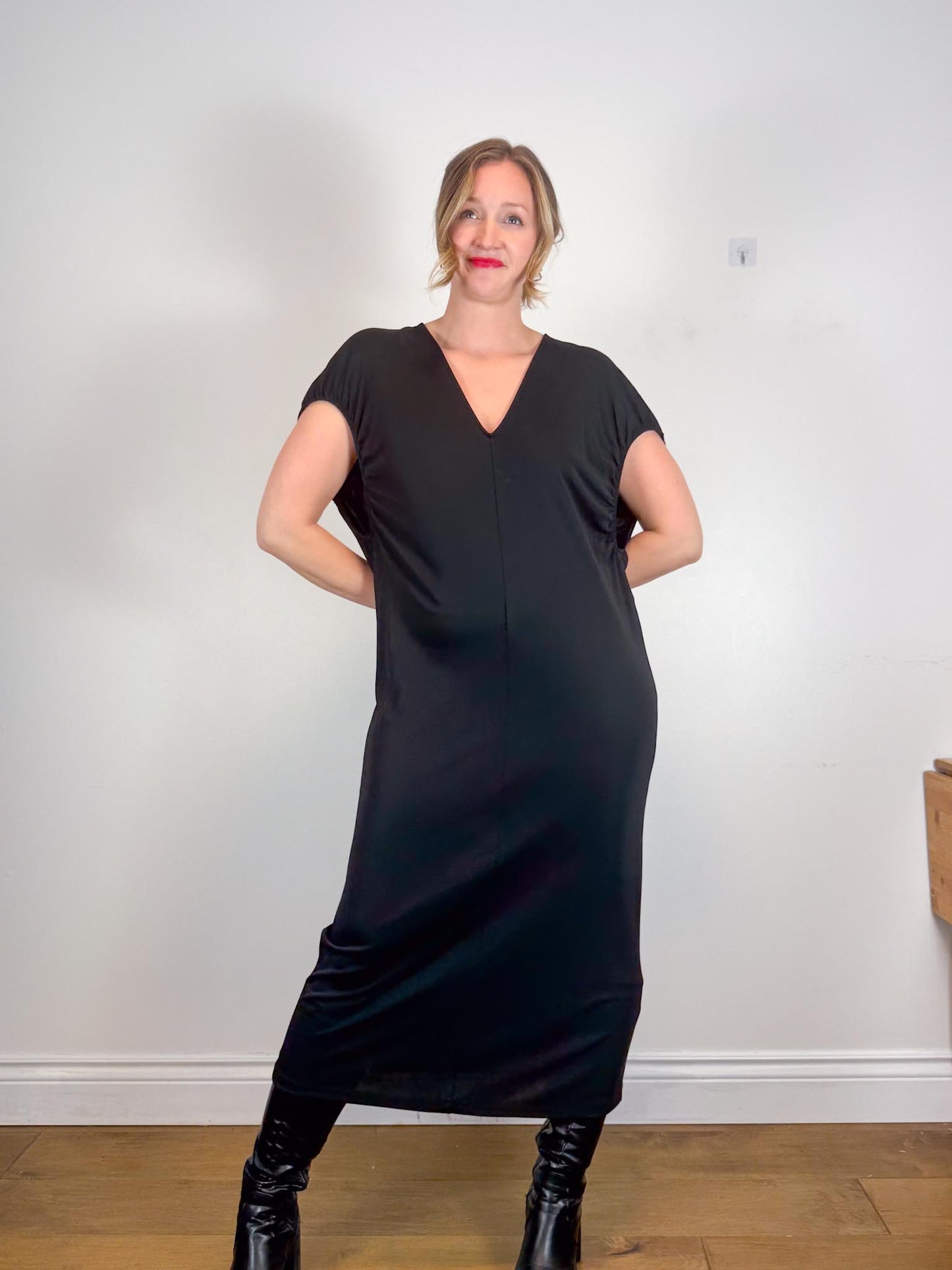 Toteme Designer "V-Neck Soller Dress in Black" (Size M/L)