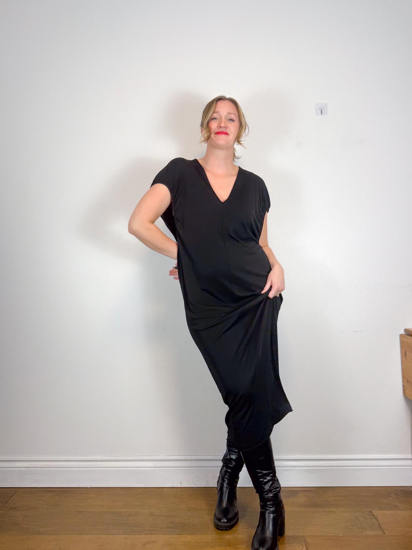 Toteme Designer "V-Neck Soller Dress in Black" (Size M/L)