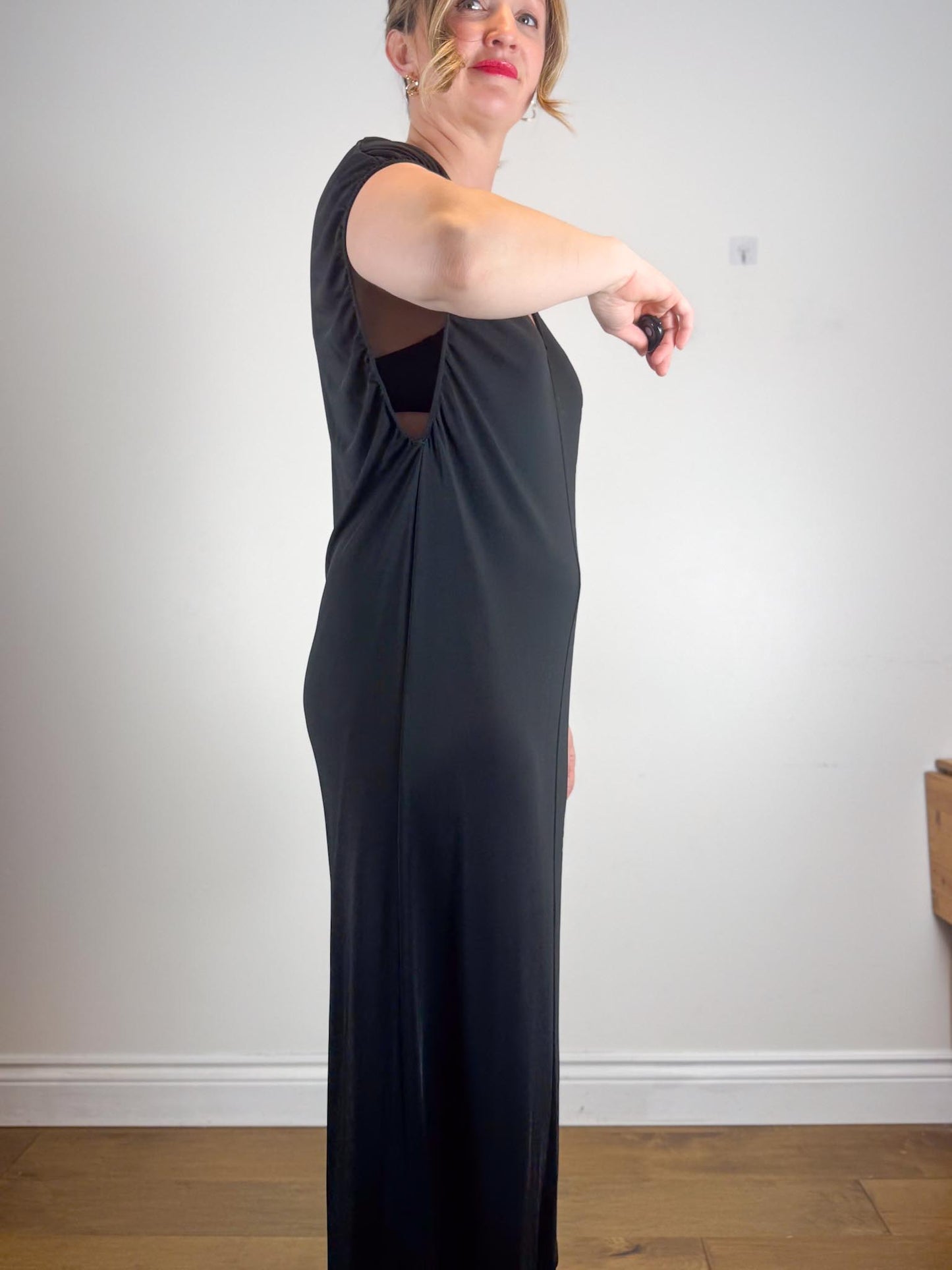 Toteme Designer "V-Neck Soller Dress in Black" (Size M/L)