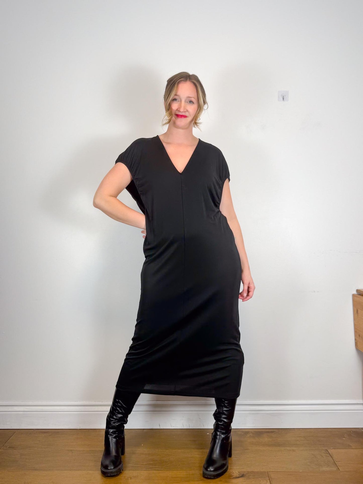 Toteme Designer "V-Neck Soller Dress in Black" (Size M/L)