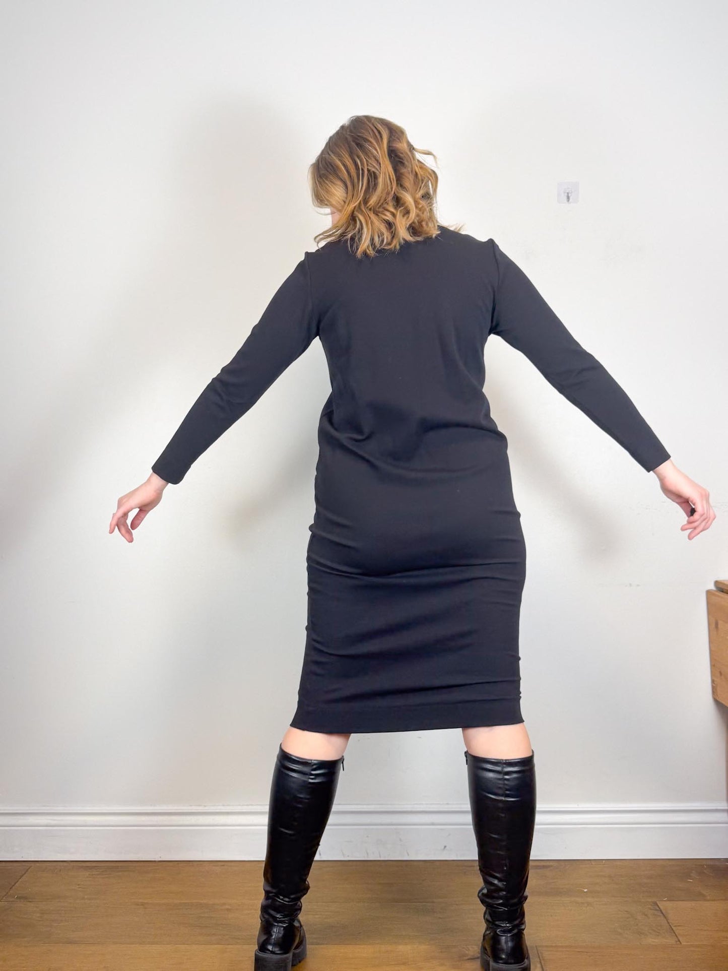 HOIBO Canadian Slow Fashion Long Sleeve Dress in Black (Size M/L)