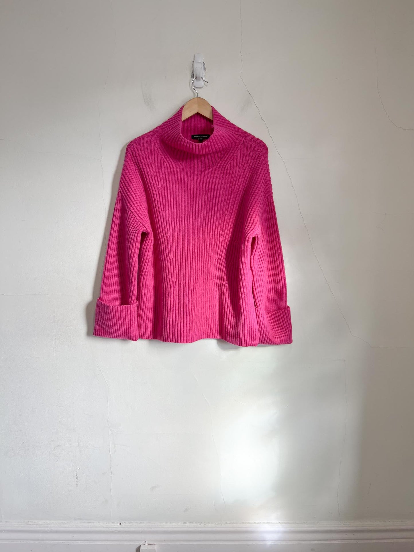 Banana Republic "Oversized Merino-Cashmere Sweater in Hot Pink" (Size XS/S)