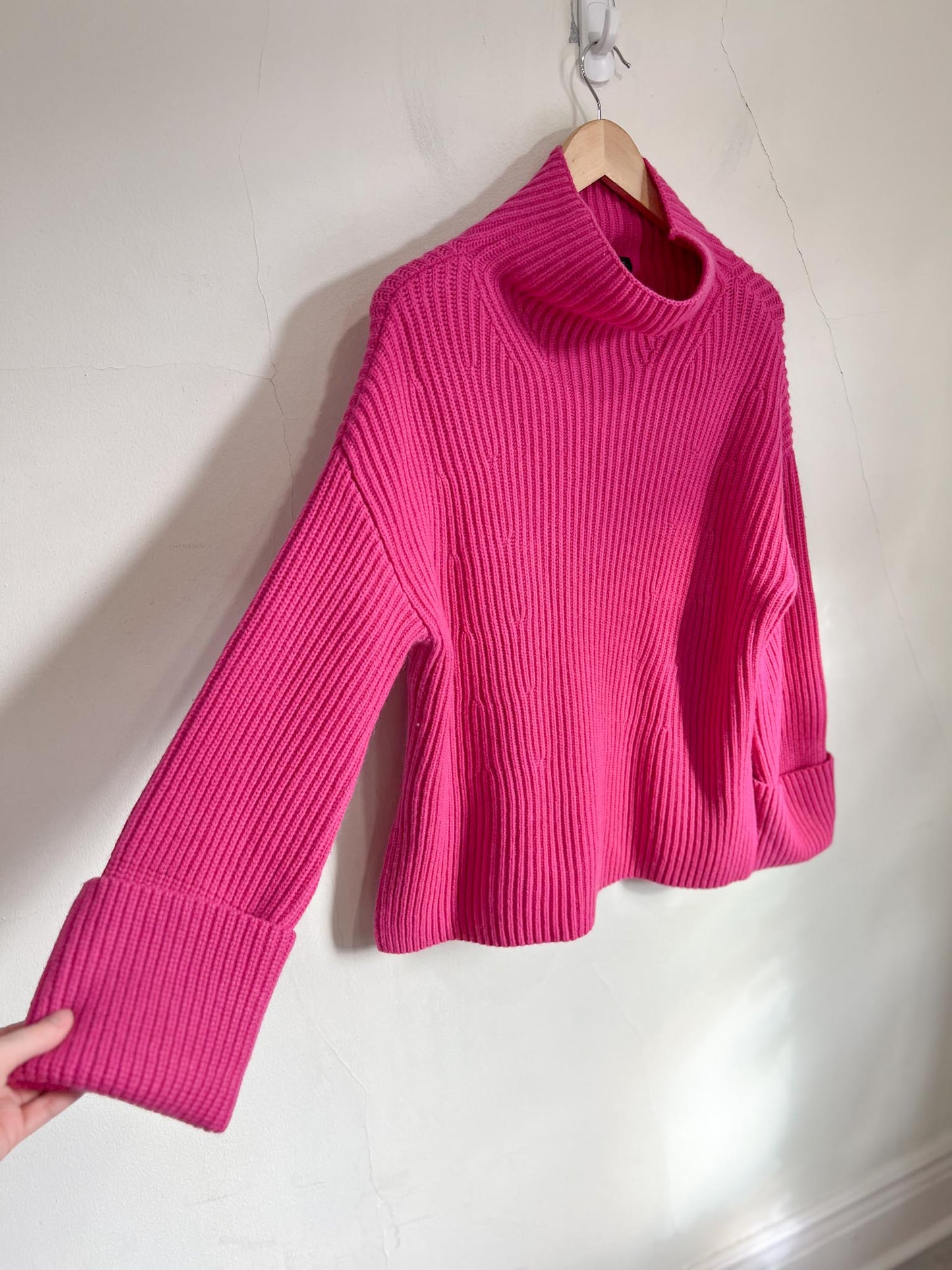 Banana Republic "Oversized Merino-Cashmere Sweater in Hot Pink" (Size XS/S)