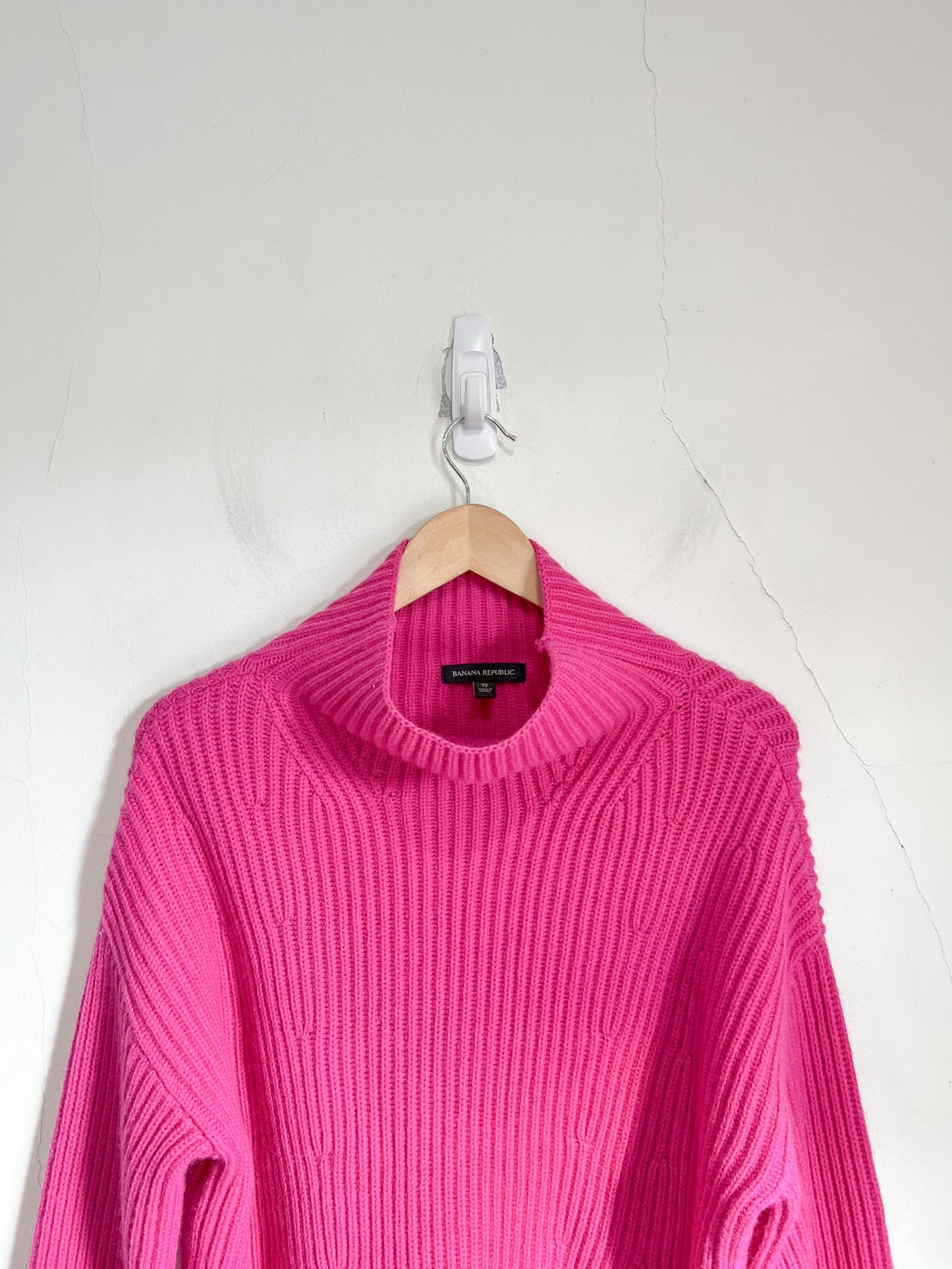 Banana Republic "Oversized Merino-Cashmere Sweater in Hot Pink" (Size XS/S)