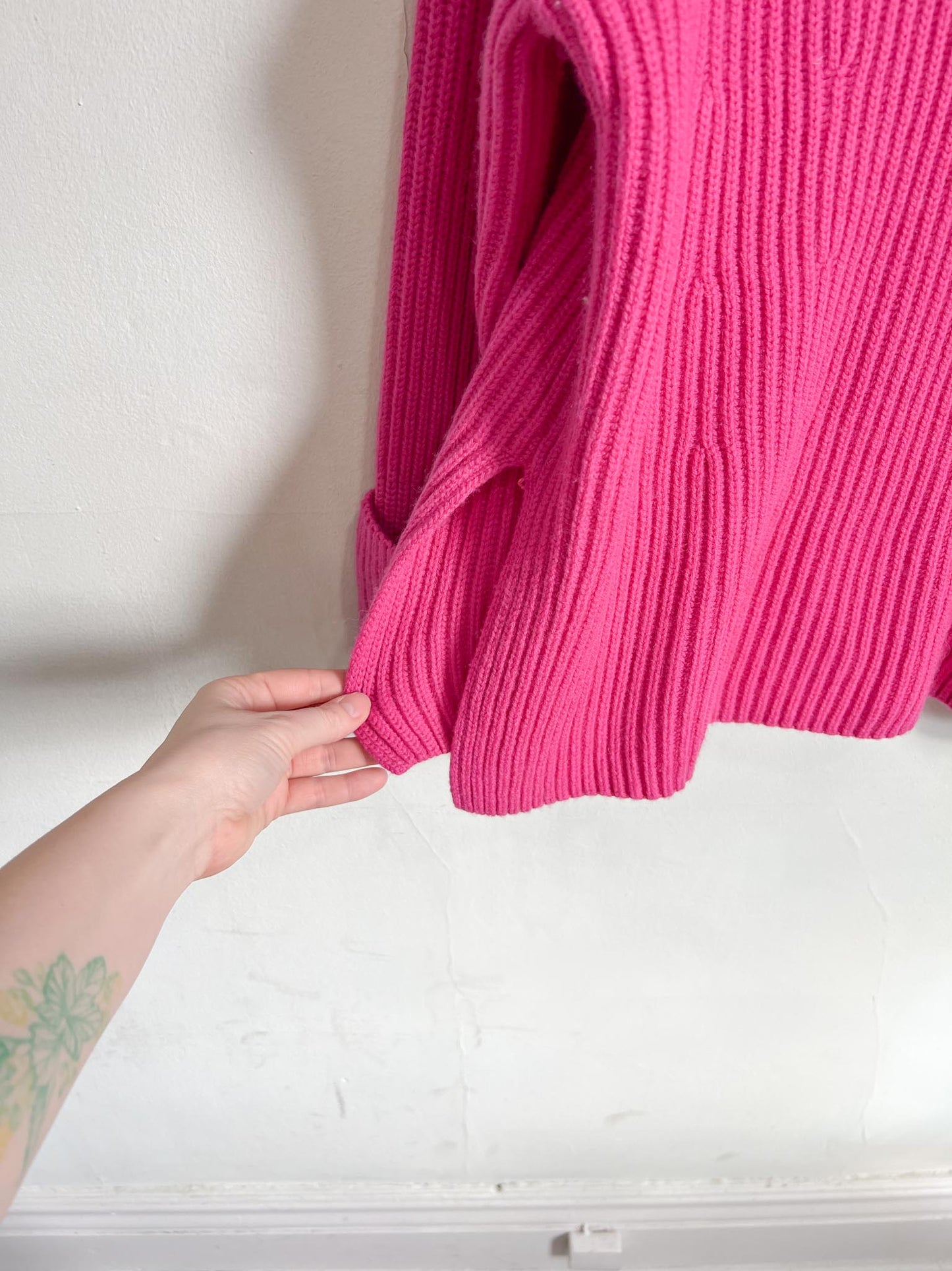 Banana Republic "Oversized Merino-Cashmere Sweater in Hot Pink" (Size XS/S)