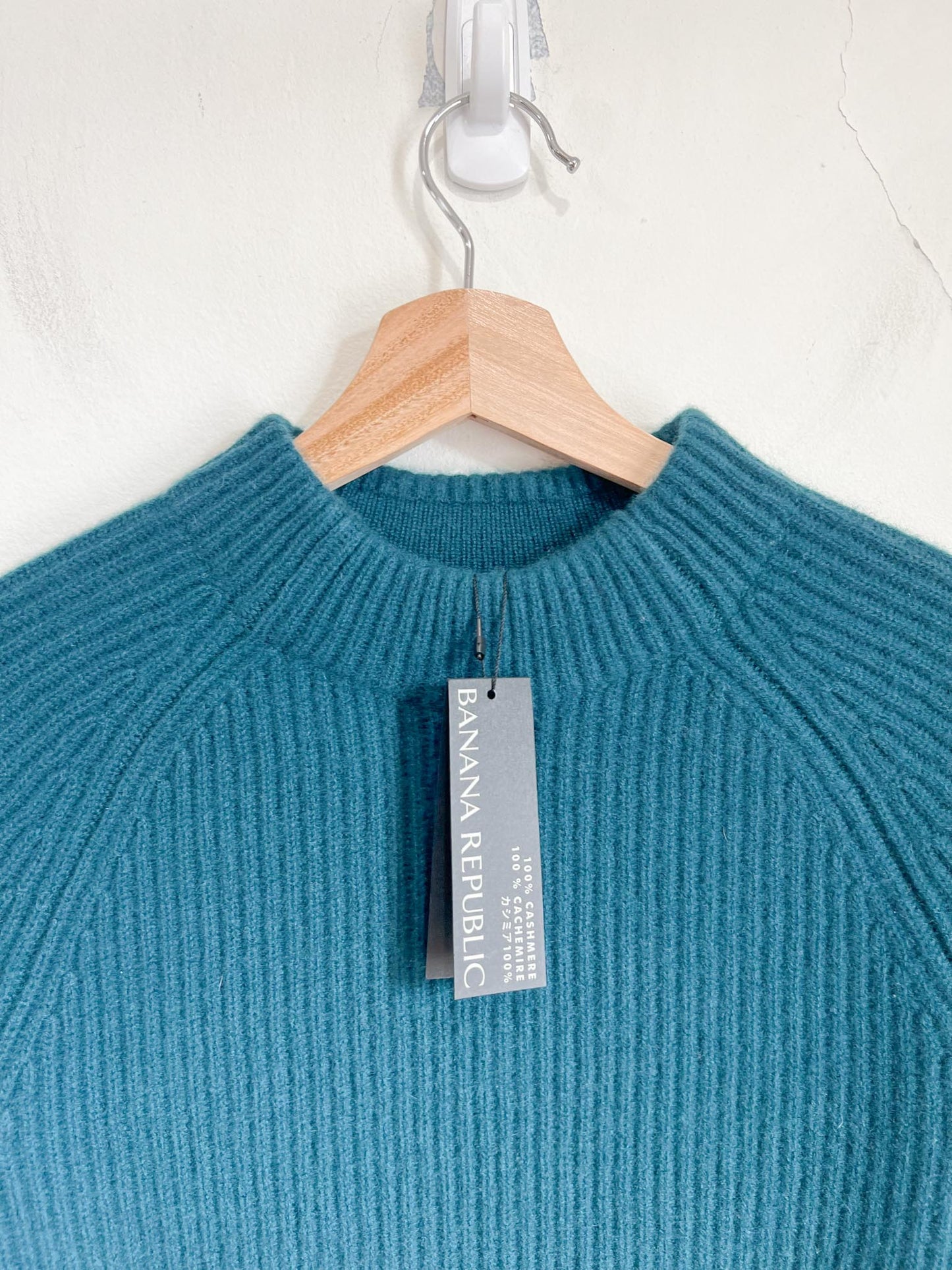 Banana Republic Cashmere Crewneck in Dark Teal NWT (Size XS/S)