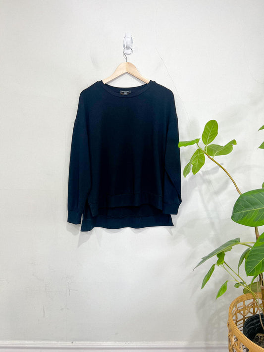 Beyond Yoga Pullover Crewneck in Black (Size S/M)