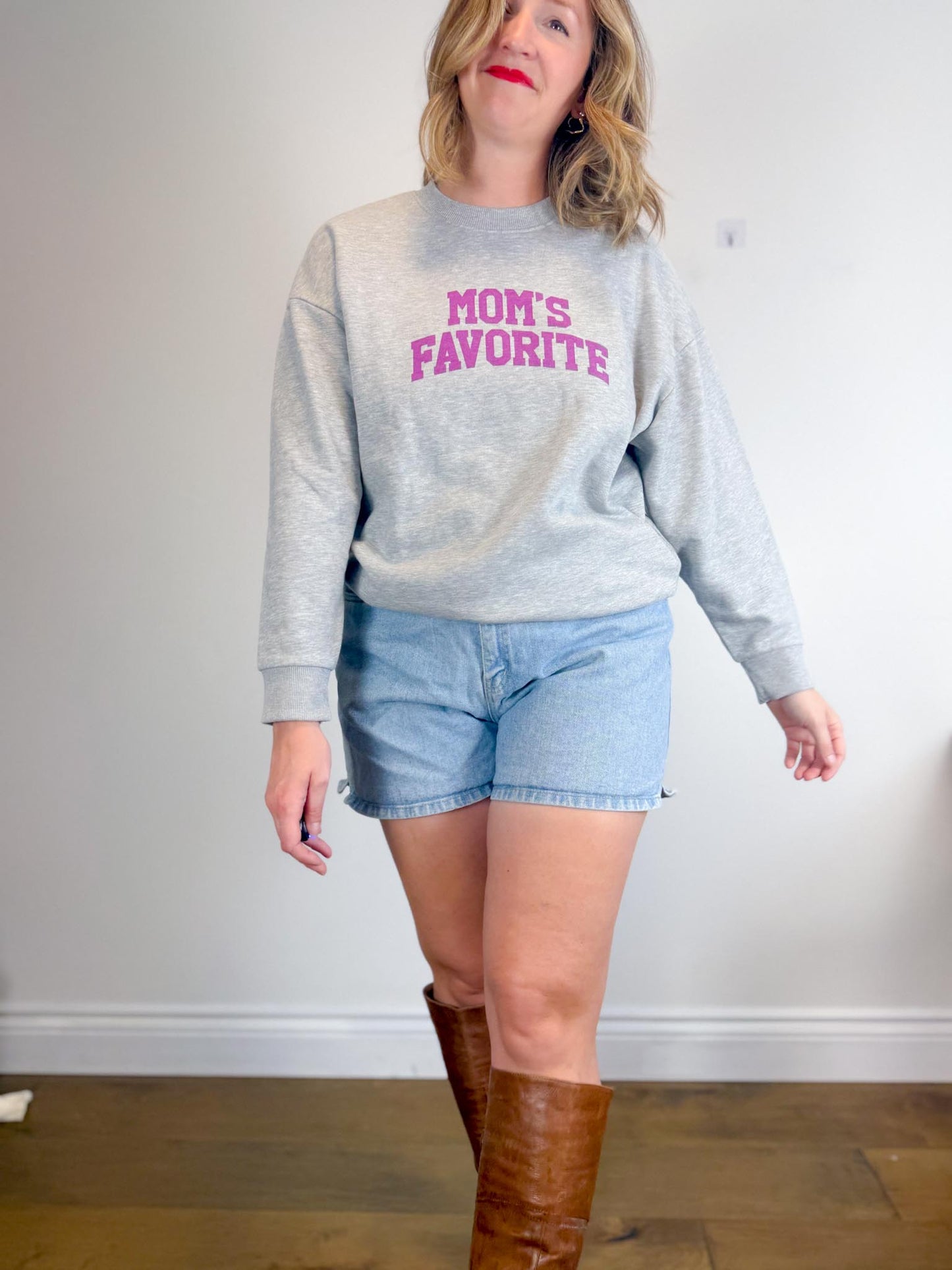 Favourite Daughter "Mom's Favourite Crewneck in Grey" (Size M)