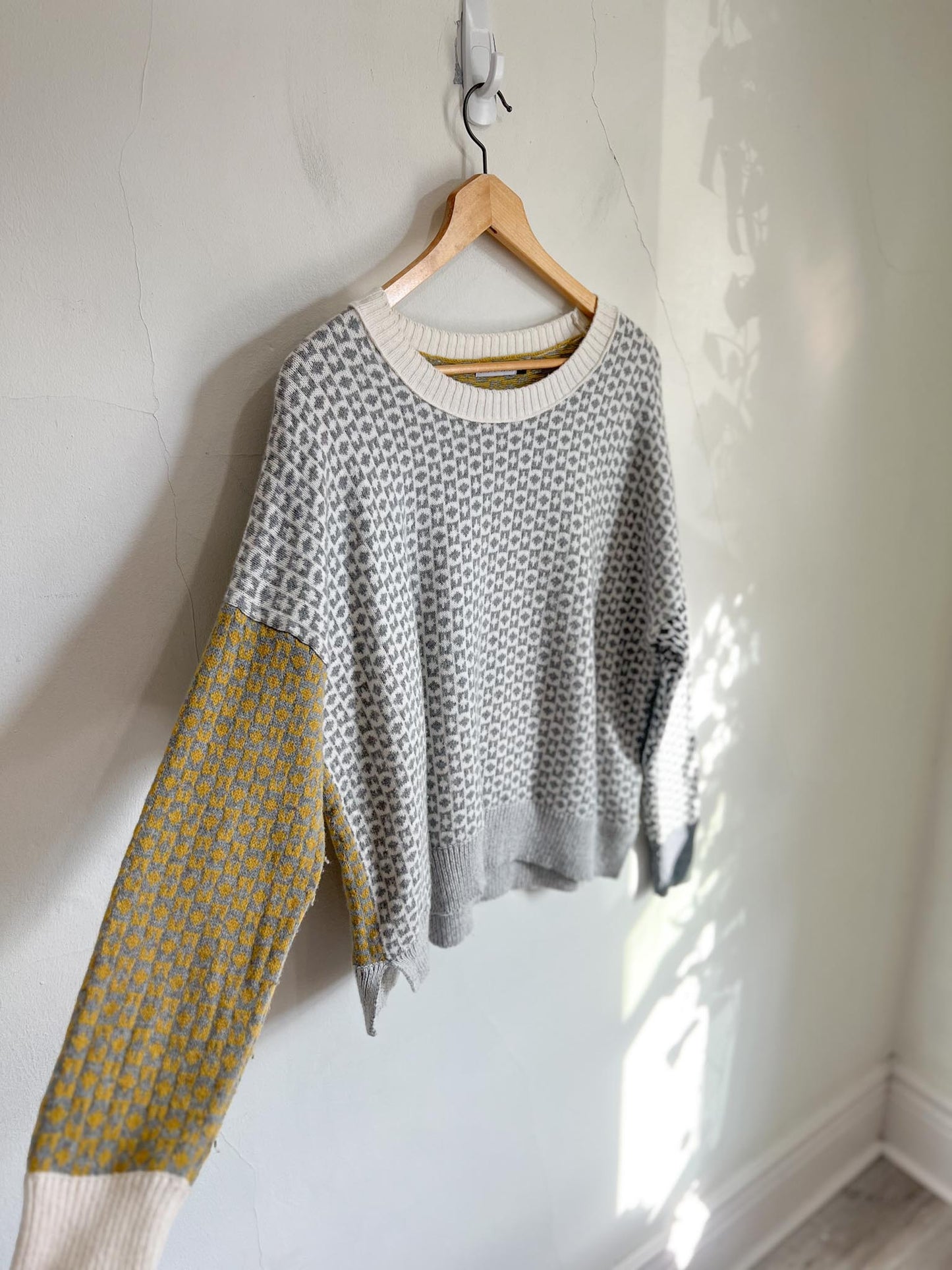 Zaket & Plover Geometric Print Sweater in Grey/Cream/Mustard (Size L)