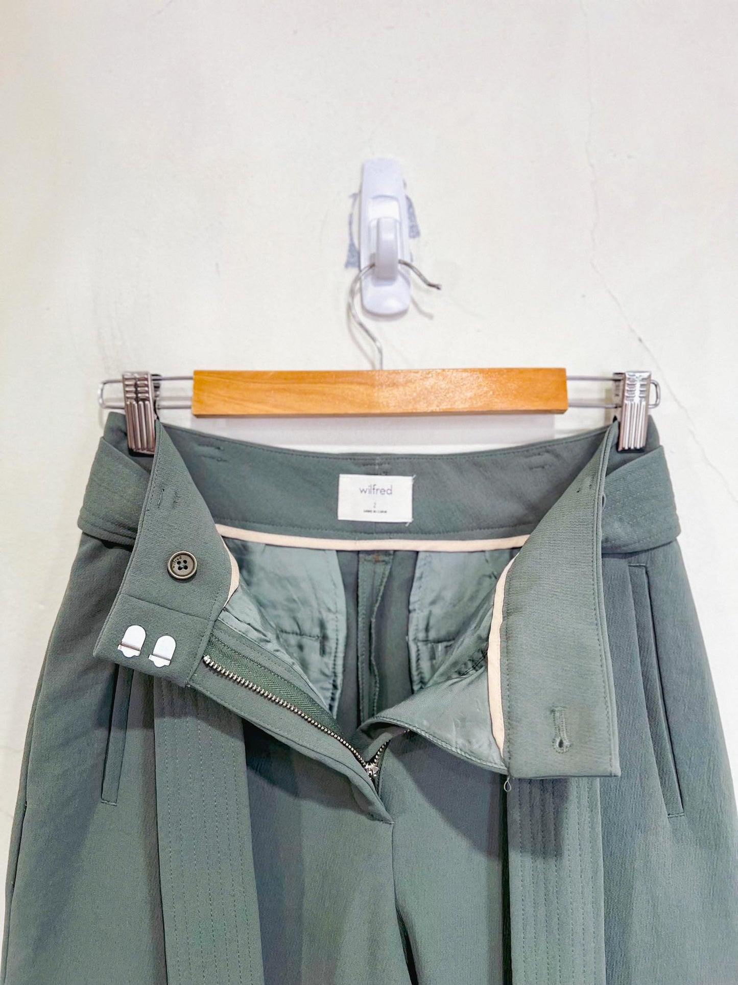 Wilfred High Rise Belted Trousers in Sage Green READ DESCRIPTION (Size XS/S)