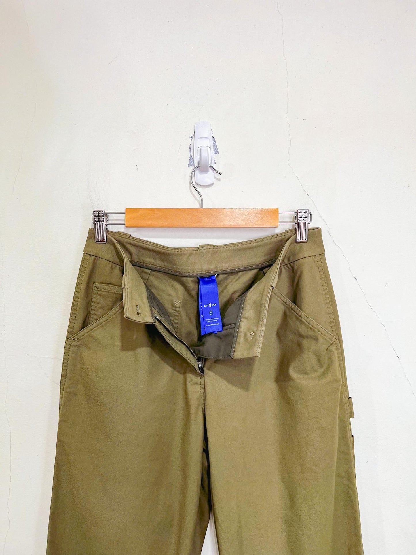 Kit & Ace Cargo Pants in Green (Size 6)